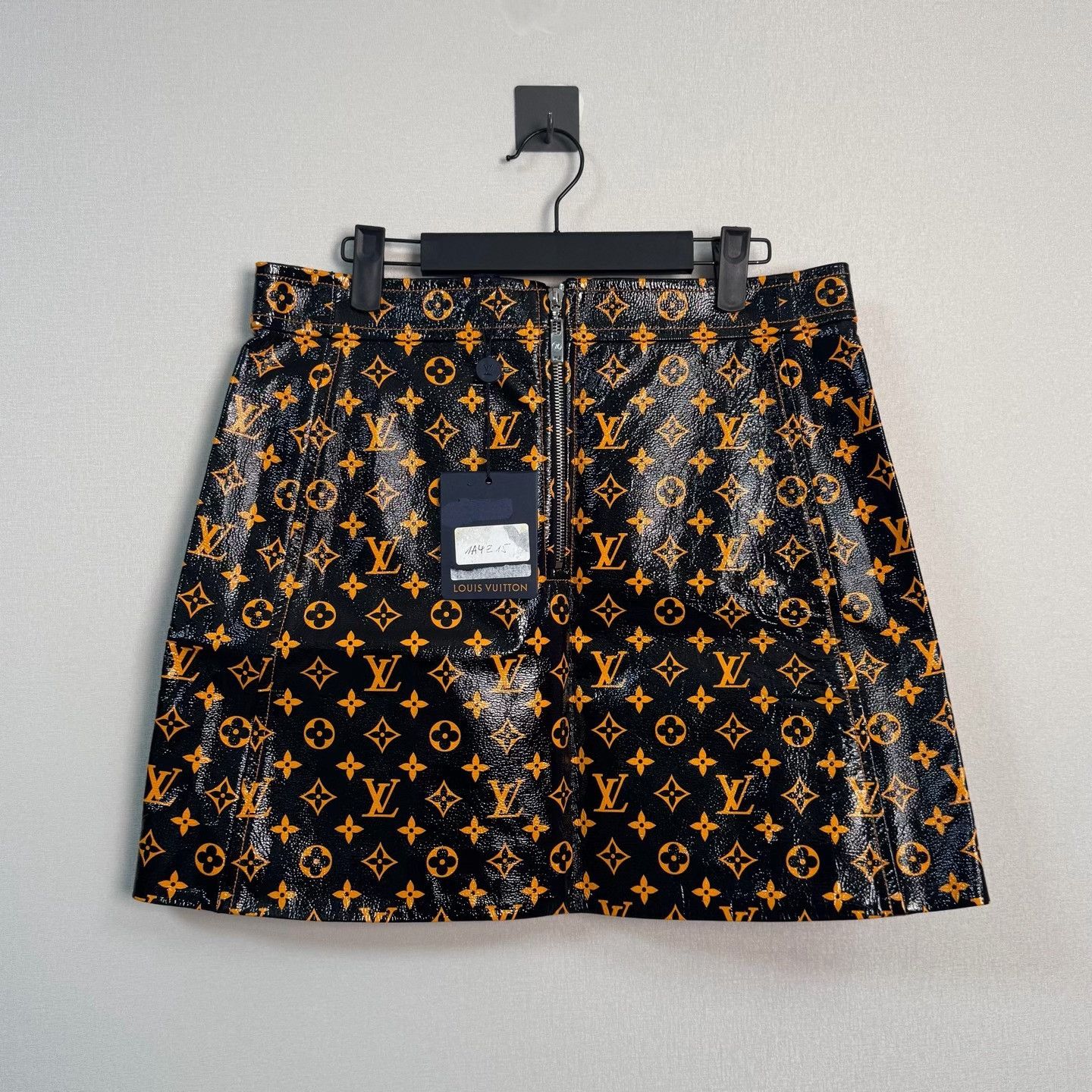 Louis Vuitton Louis Vuitton Monogram Mini Skirt Size 40 Size 28" / US 6 / IT 42 - 2 Thumbnail