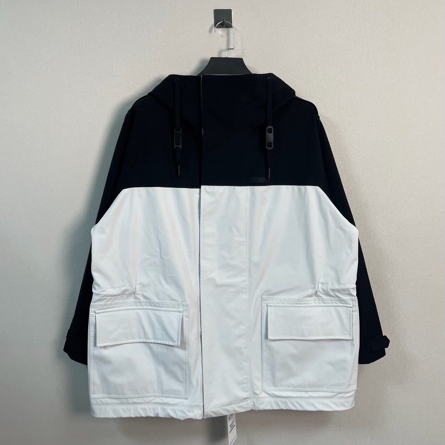 Burberry Burberry Logo Print Windbreaker Size S Size US S / EU 44-46 / 1 - 3 Thumbnail