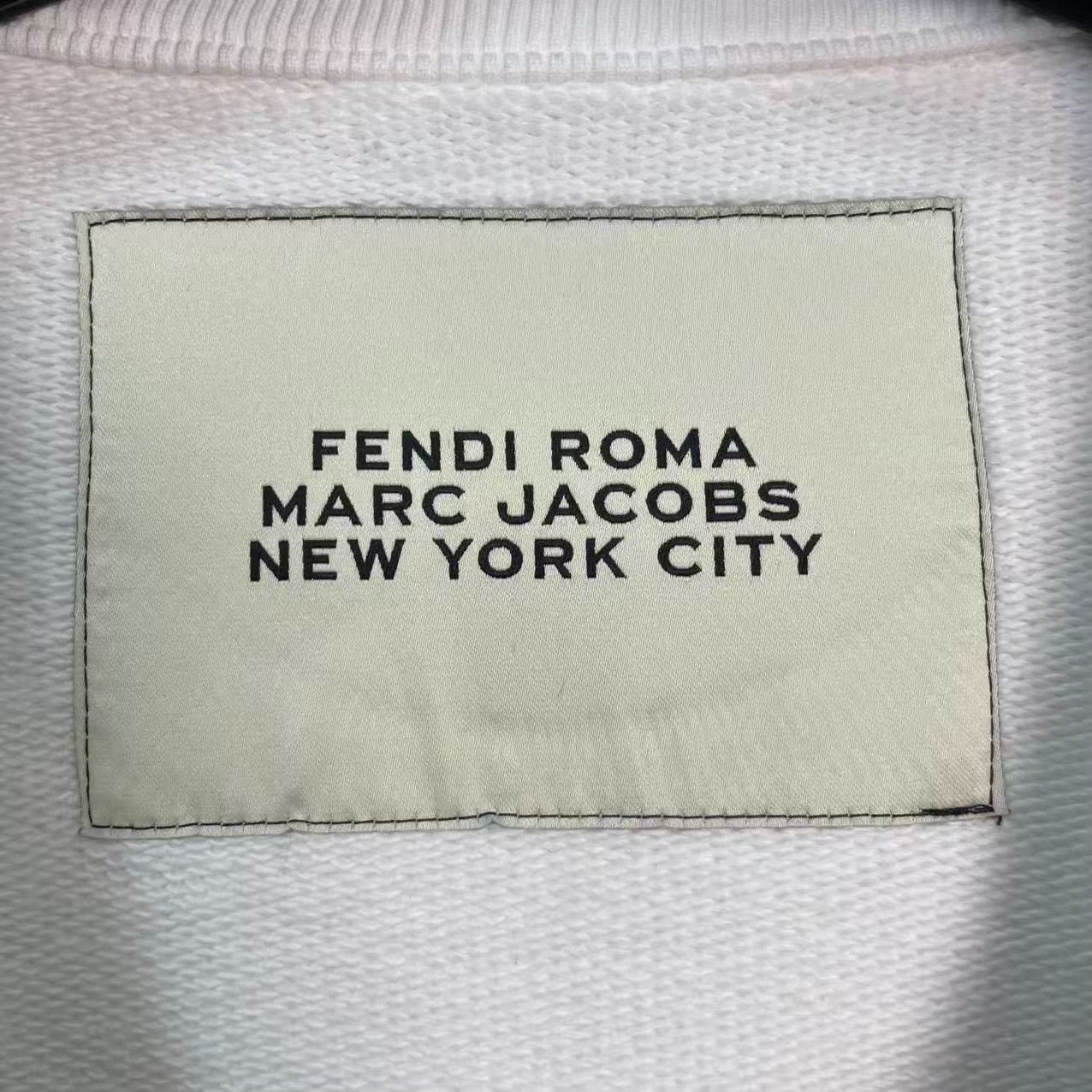 Fendi Fendi x Marc Jacobs Fendi Roma Logo Sweatshirt Size M Size US M / EU 48-50 / 2 - 4 Thumbnail