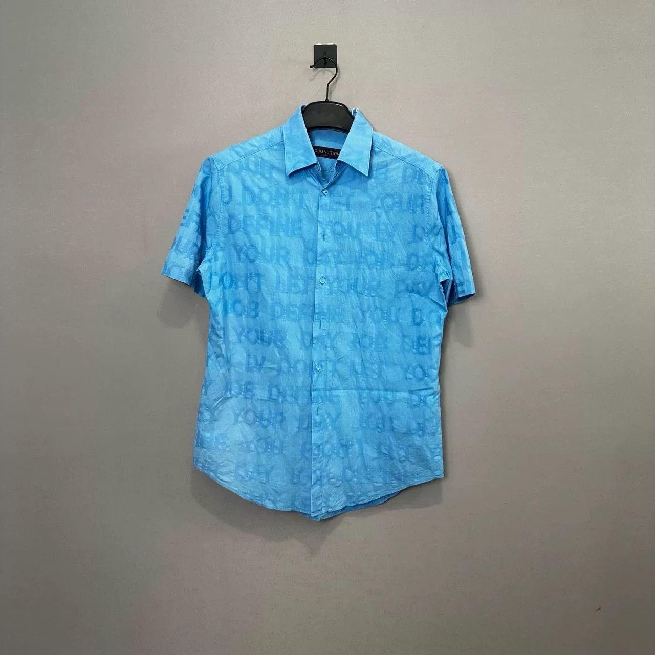 Louis Vuitton Louis Vuitton Letter Pattern Short Sleeve Shirt Size M Size US M / EU 48-50 / 2 - 2 Thumbnail