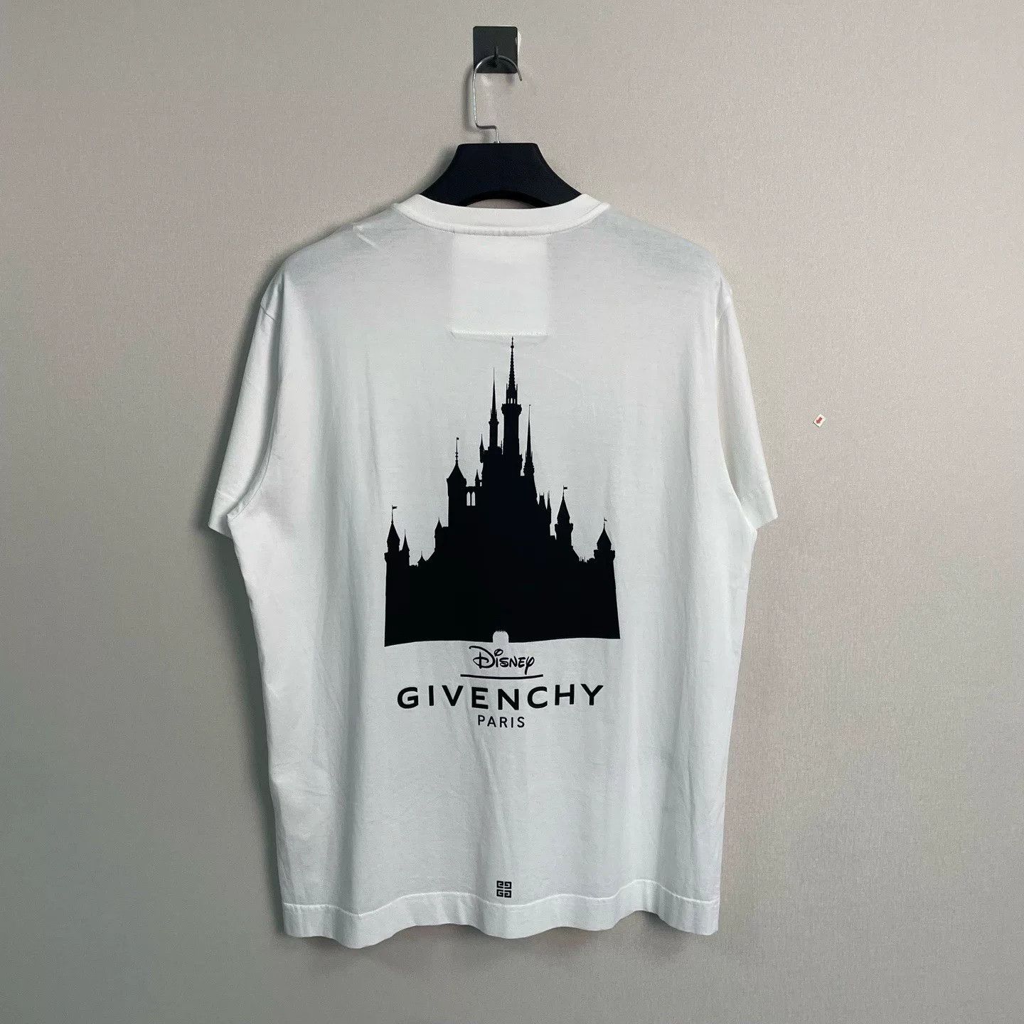 Givenchy Givenchy x Disney Castle Graphic T-Shirt Size L Size US L / EU 52-54 / 3 - 3 Thumbnail