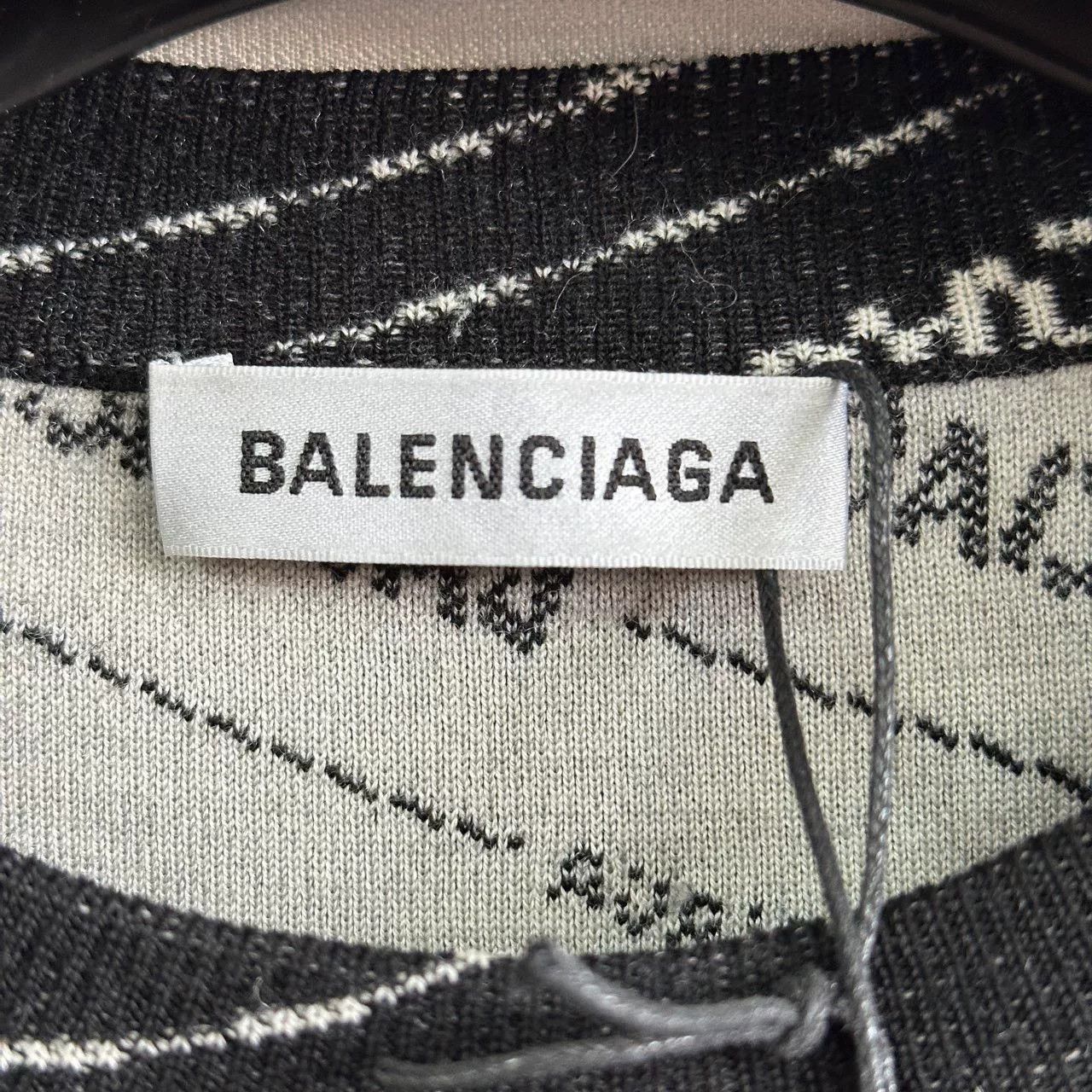 Balenciaga Balenciaga All-Over Logo Sweater Size S Size US S / EU 44-46 / 1 - 4 Thumbnail