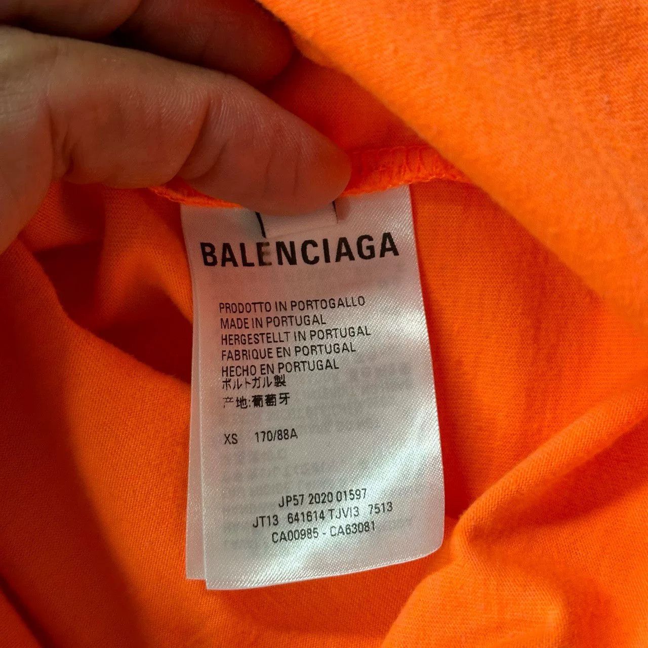 Balenciaga Balenciaga Multilanguage Logo T-Shirt Size XS Size US XS / EU 42 / 0 - 5 Thumbnail