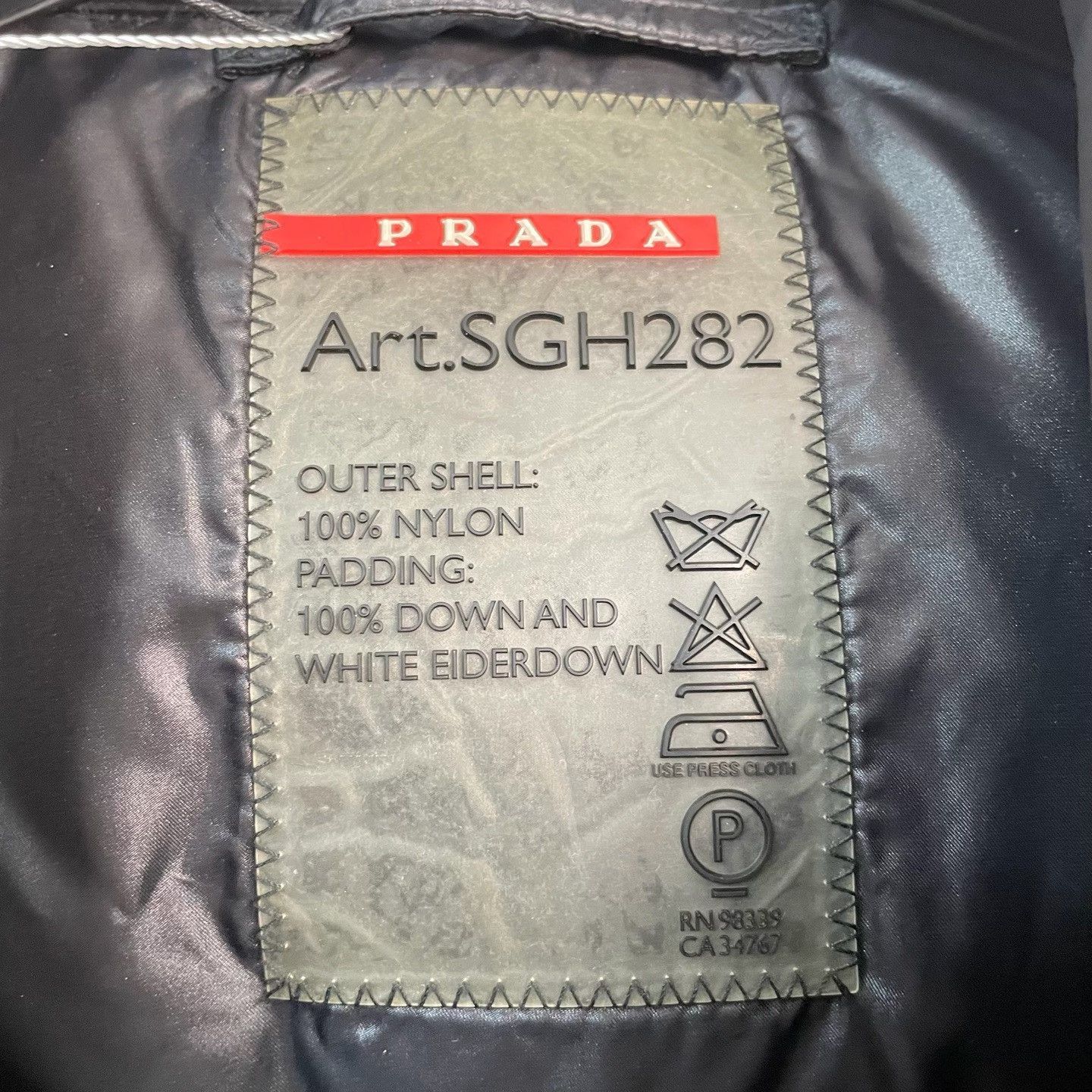 Prada Prada Down Puffer Vest Size 52 Size US L / EU 52-54 / 3 - 4 Thumbnail