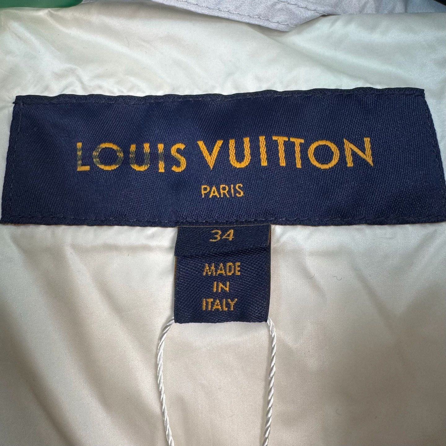 Louis Vuitton Louis Vuitton Mountain Landscape Puffer Jacket Size 34 Size XS / US 0-2 / IT 36-38 - 4 Thumbnail