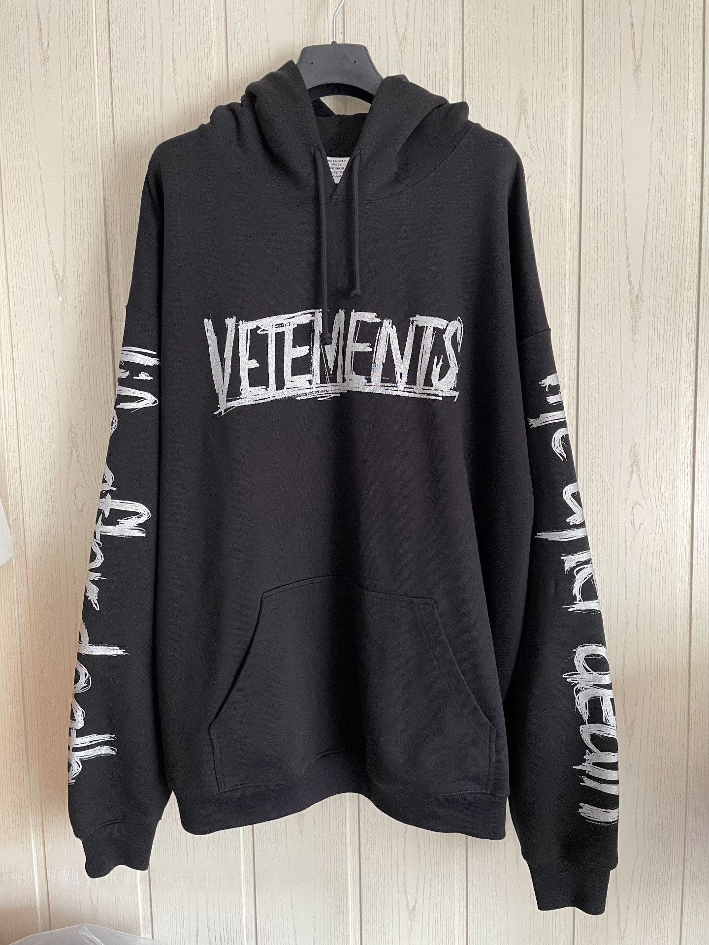 Vetements Vetements World Tour Hoodie Size M Size US M / EU 48-50 / 2 - 2 Thumbnail