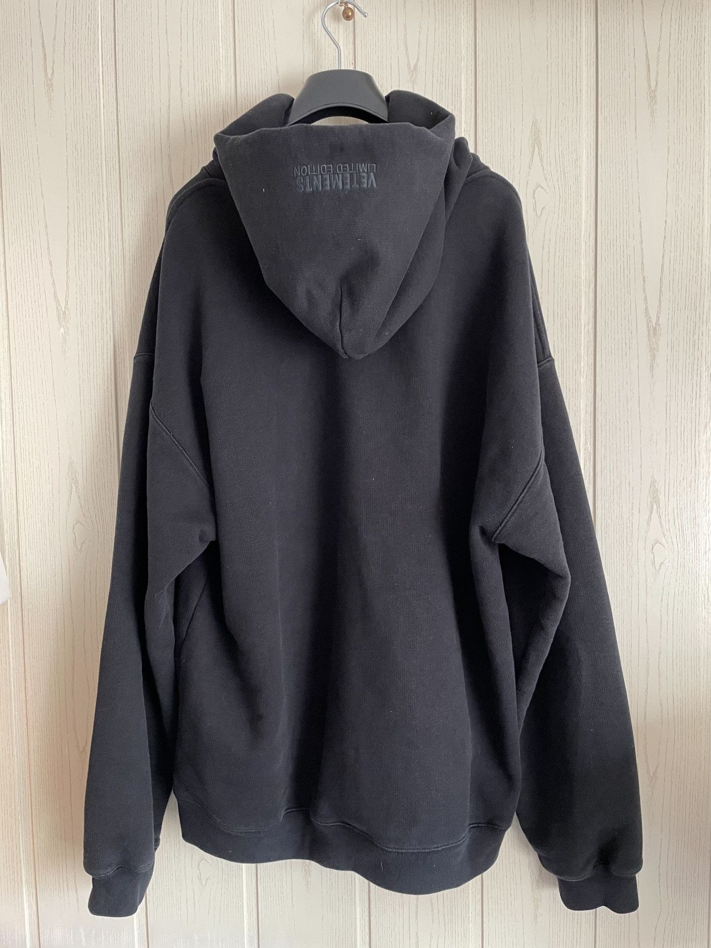 Vetements VETEMENTS Limited Edition Logo Hoodie Size M Size US M / EU 48-50 / 2 - 3 Thumbnail