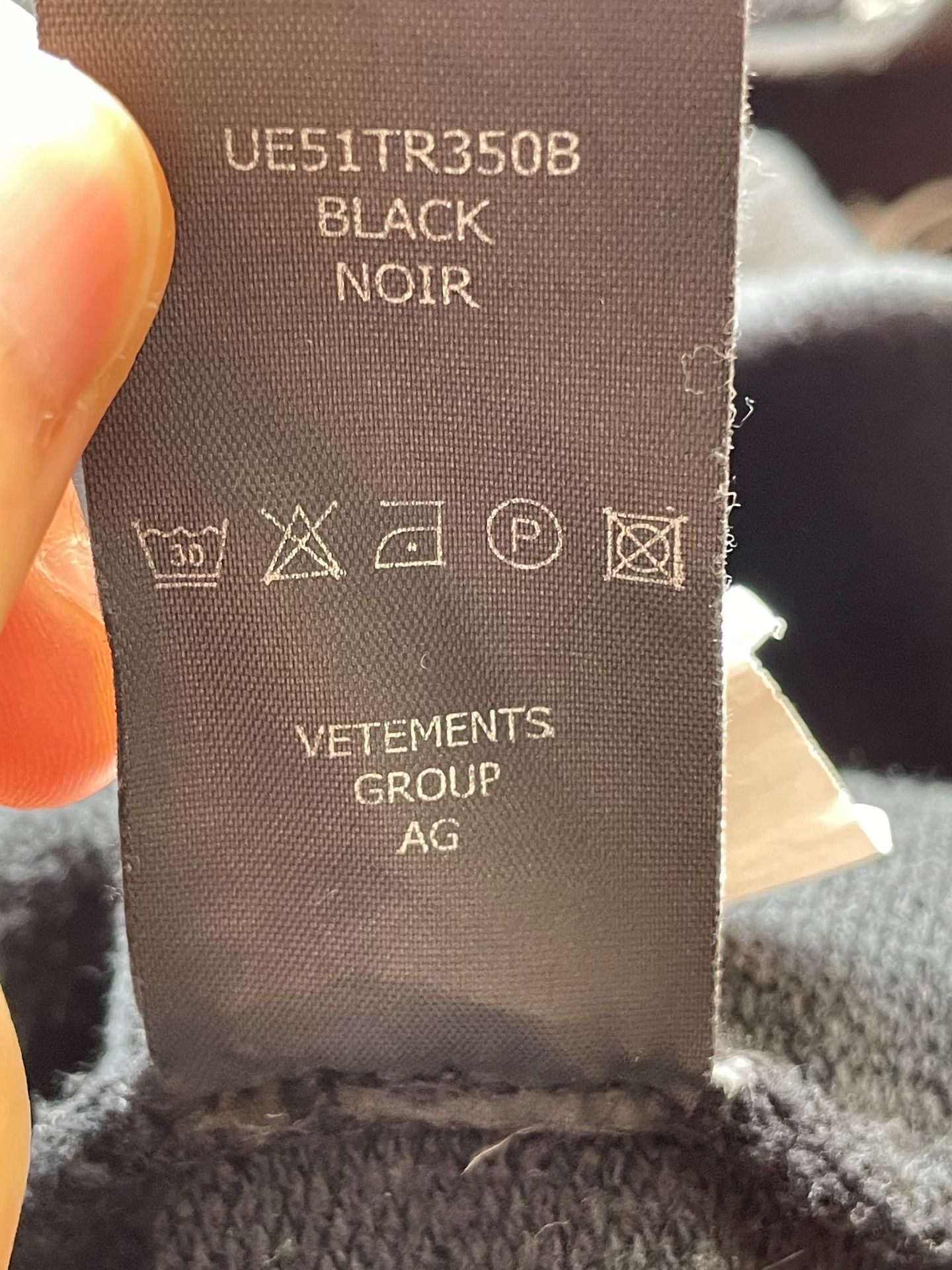 Vetements VETEMENTS Limited Edition Logo Hoodie Size M Size US M / EU 48-50 / 2 - 7 Thumbnail