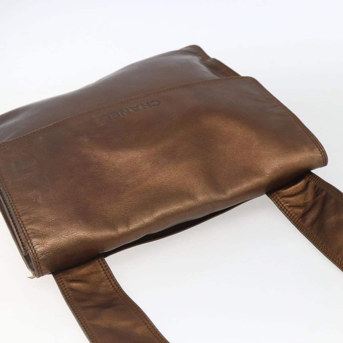 Chanel Chanel Vintage Logo Flap Messenger Leather Size ONE SIZE - 16 Thumbnail