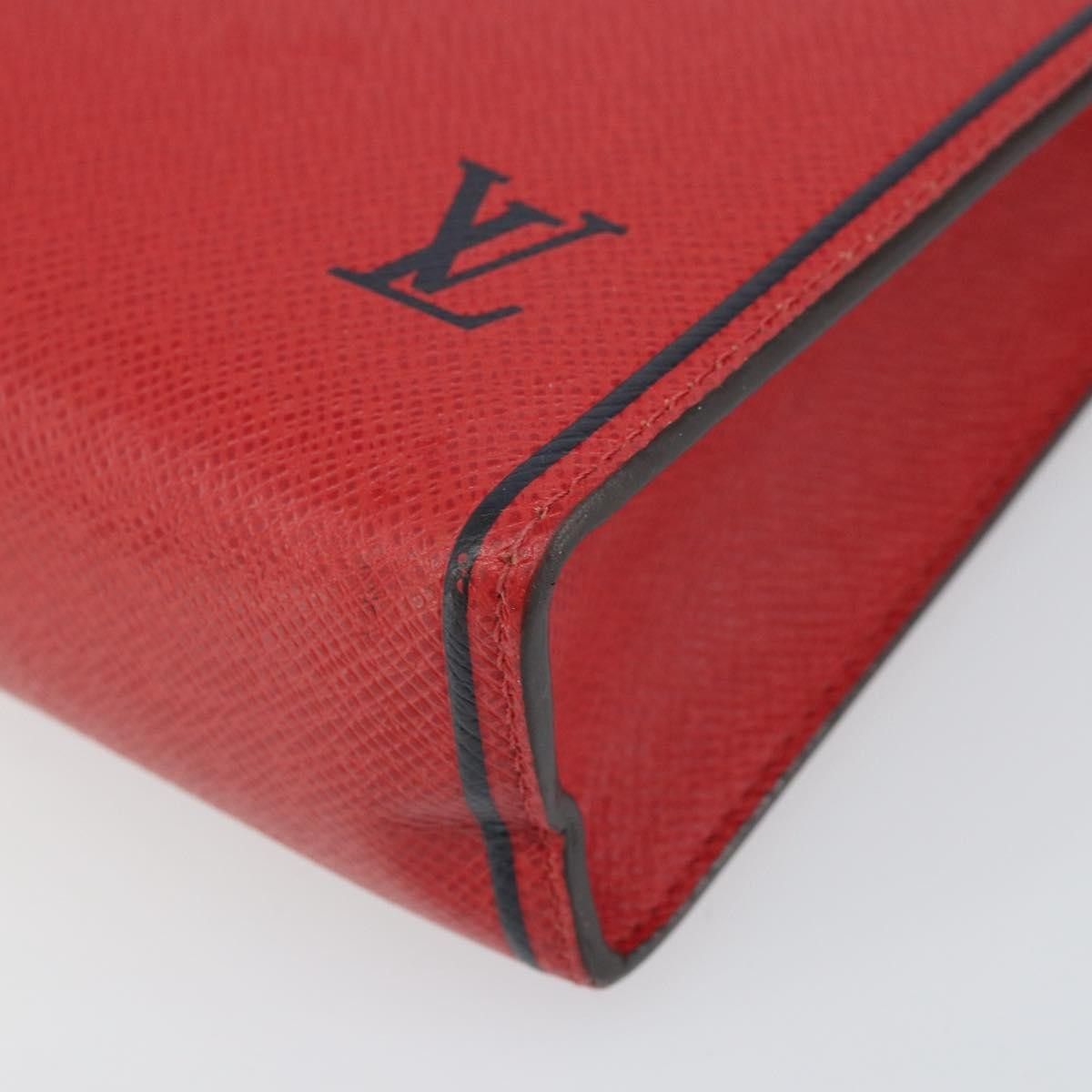 Louis Vuitton Louis Vuitton Pochette Voyage Taiga Leather Size ONE SIZE - 8 Thumbnail