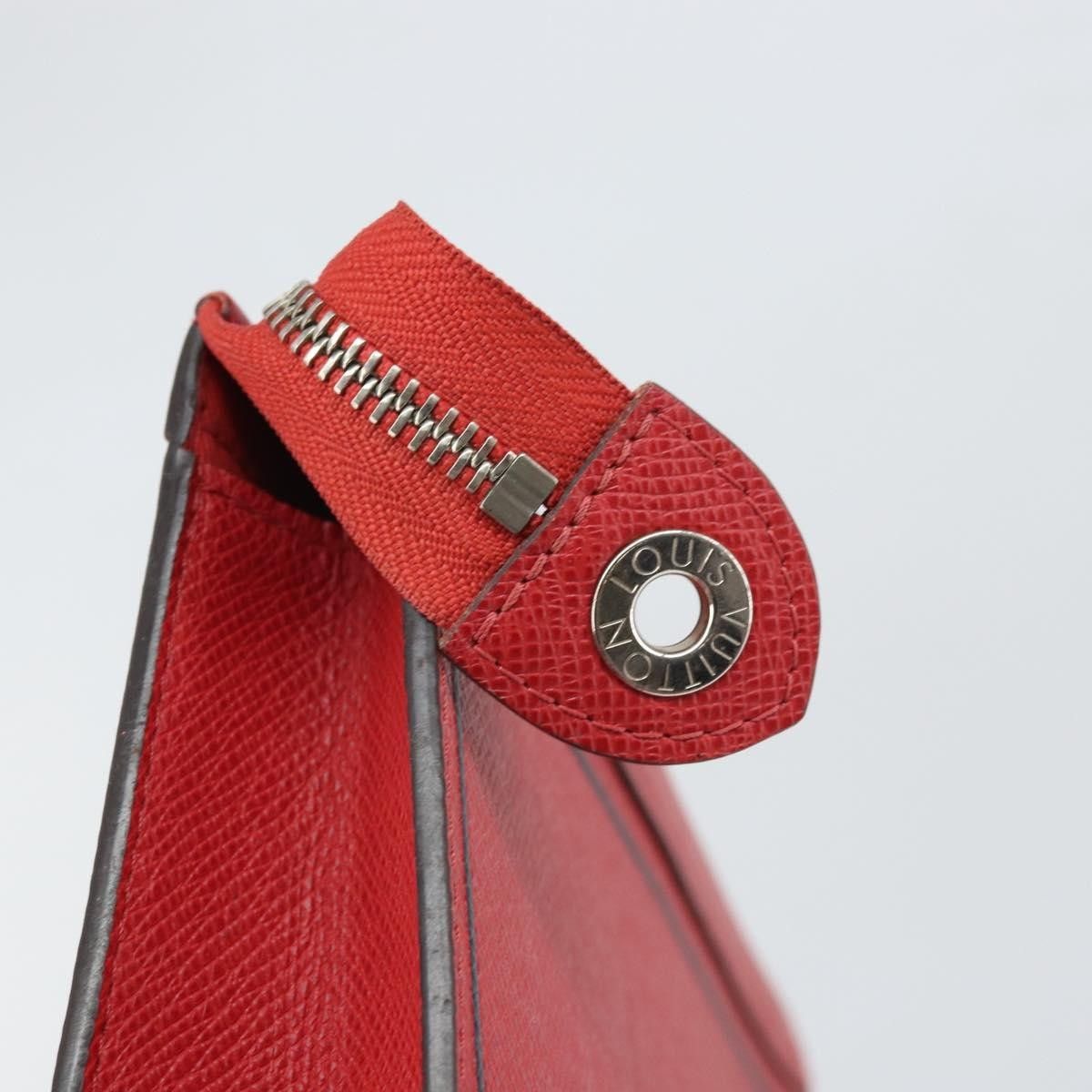 Louis Vuitton Louis Vuitton Pochette Voyage Taiga Leather Size ONE SIZE - 15 Thumbnail
