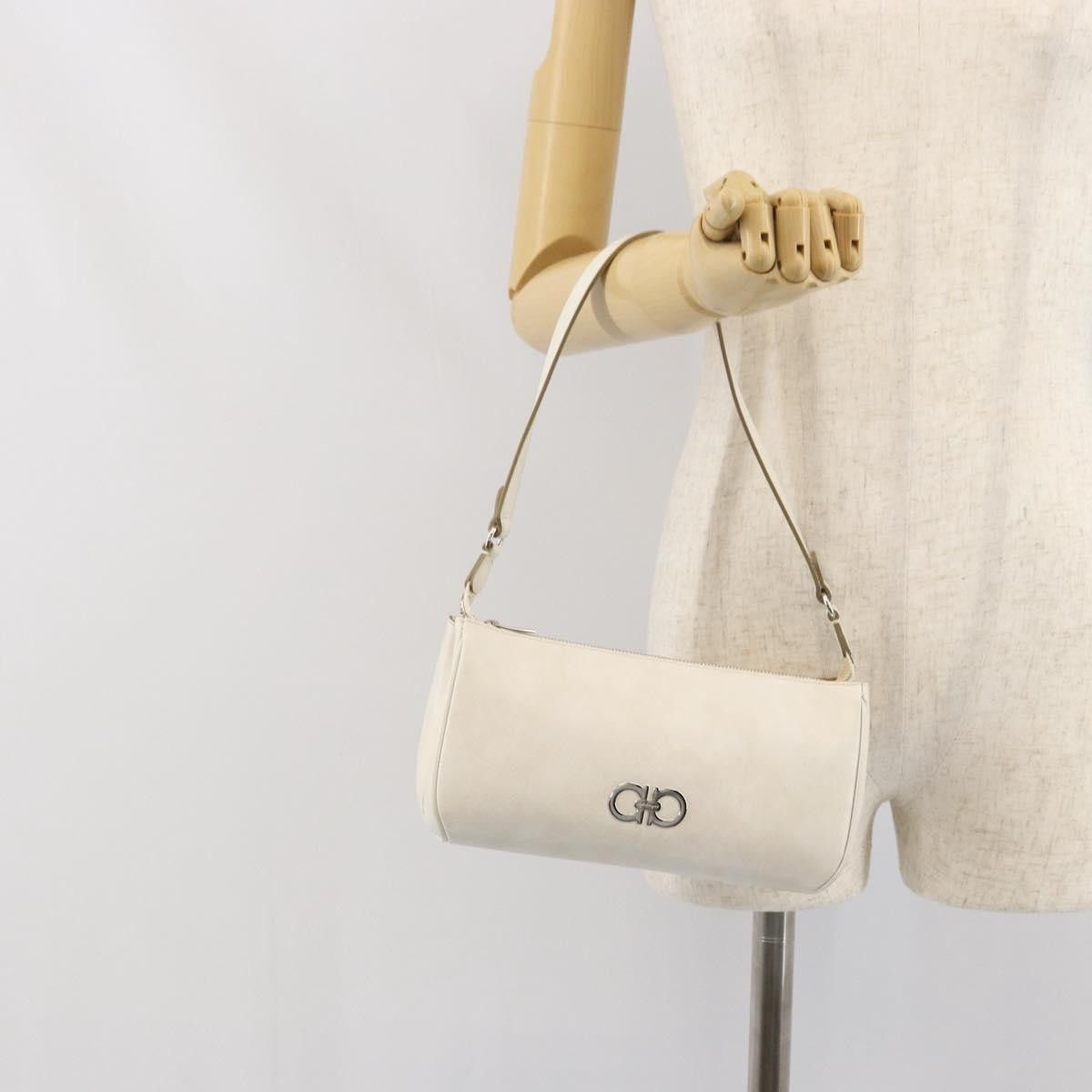 Salvatore Ferragamo Salvatore Ferragamo Gancini Shoulder Bag Leather Size ONE SIZE - 14 Thumbnail