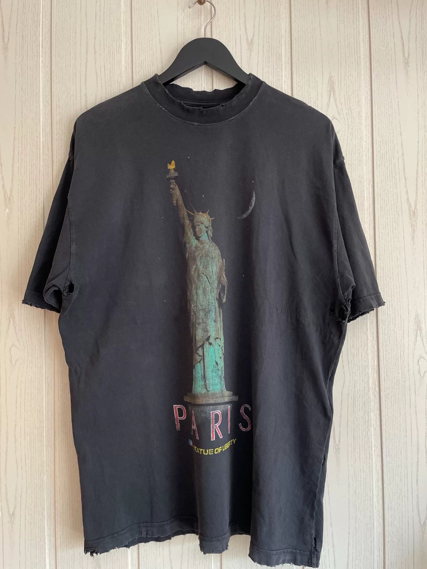 Balenciaga Balenciaga Statue of Liberty Distressed T-Shirt XS Size US XS / EU 42 / 0 - 2 Thumbnail