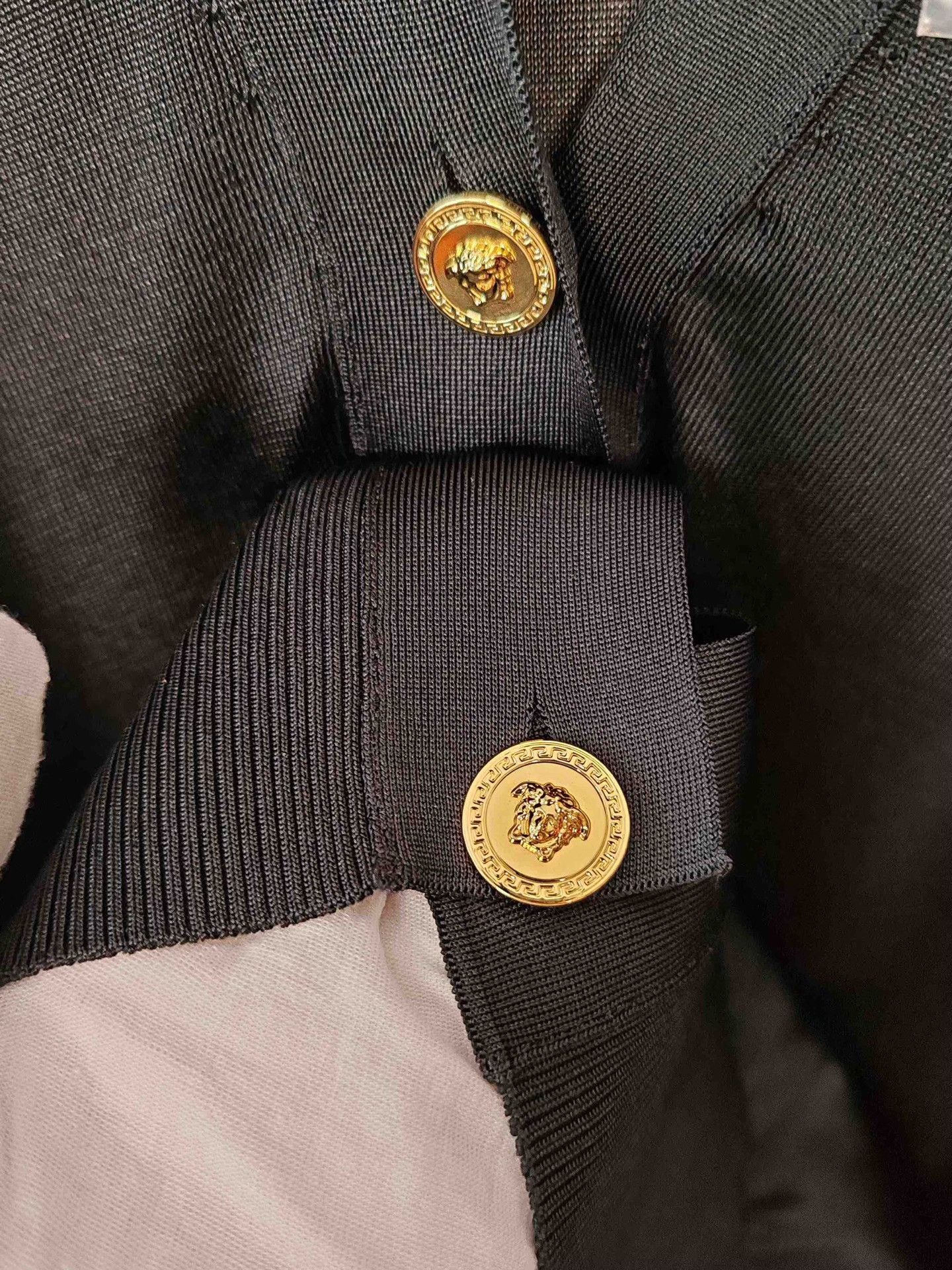 Versace Versace Gold Medusa Button Cardigan Size 44 Size M / US 6-8 / IT 42-44 - 7 Thumbnail