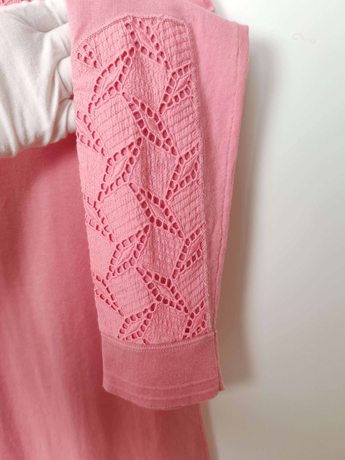 Louis Vuitton Louis Vuitton Pink Lace Knit Sweater Size XS Size XS / US 0-2 / IT 36-38 - 6 Thumbnail