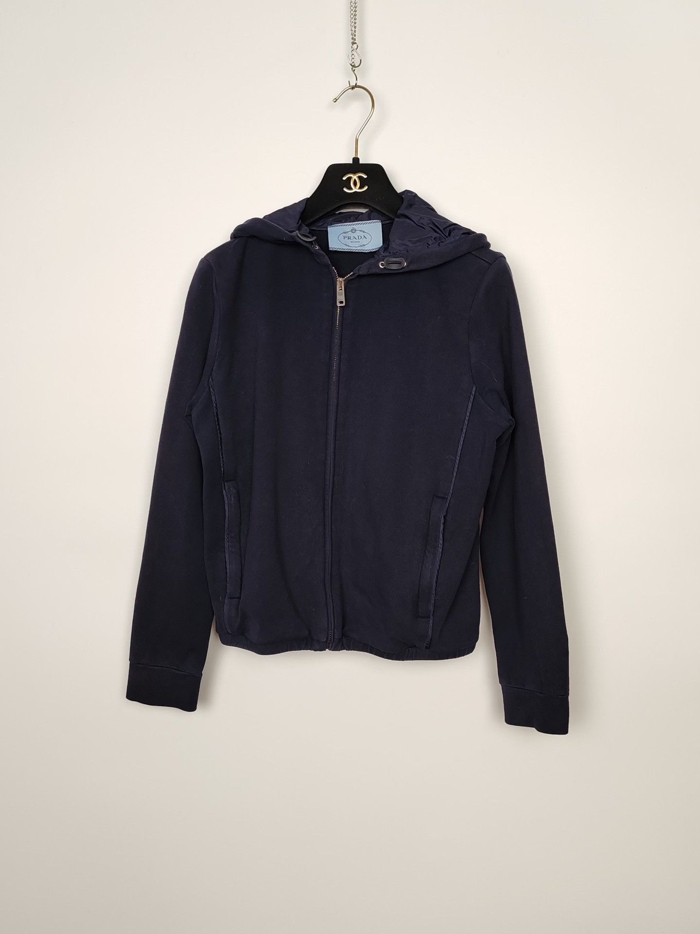 Prada Prada Logo Patch Hoodie Size XS Size XS / US 0-2 / IT 36-38 - 2 Thumbnail