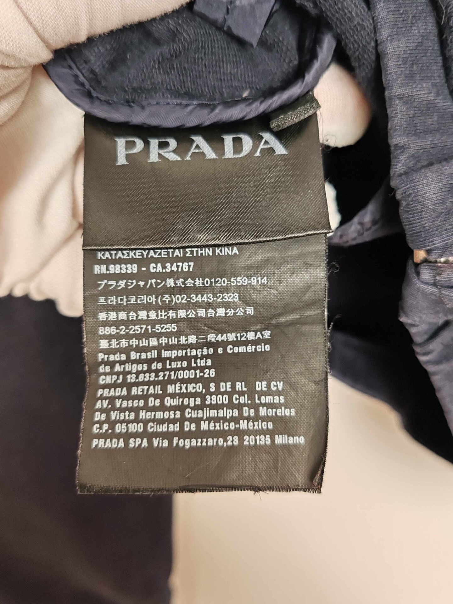 Prada Prada Logo Patch Hoodie Size XS Size XS / US 0-2 / IT 36-38 - 6 Thumbnail