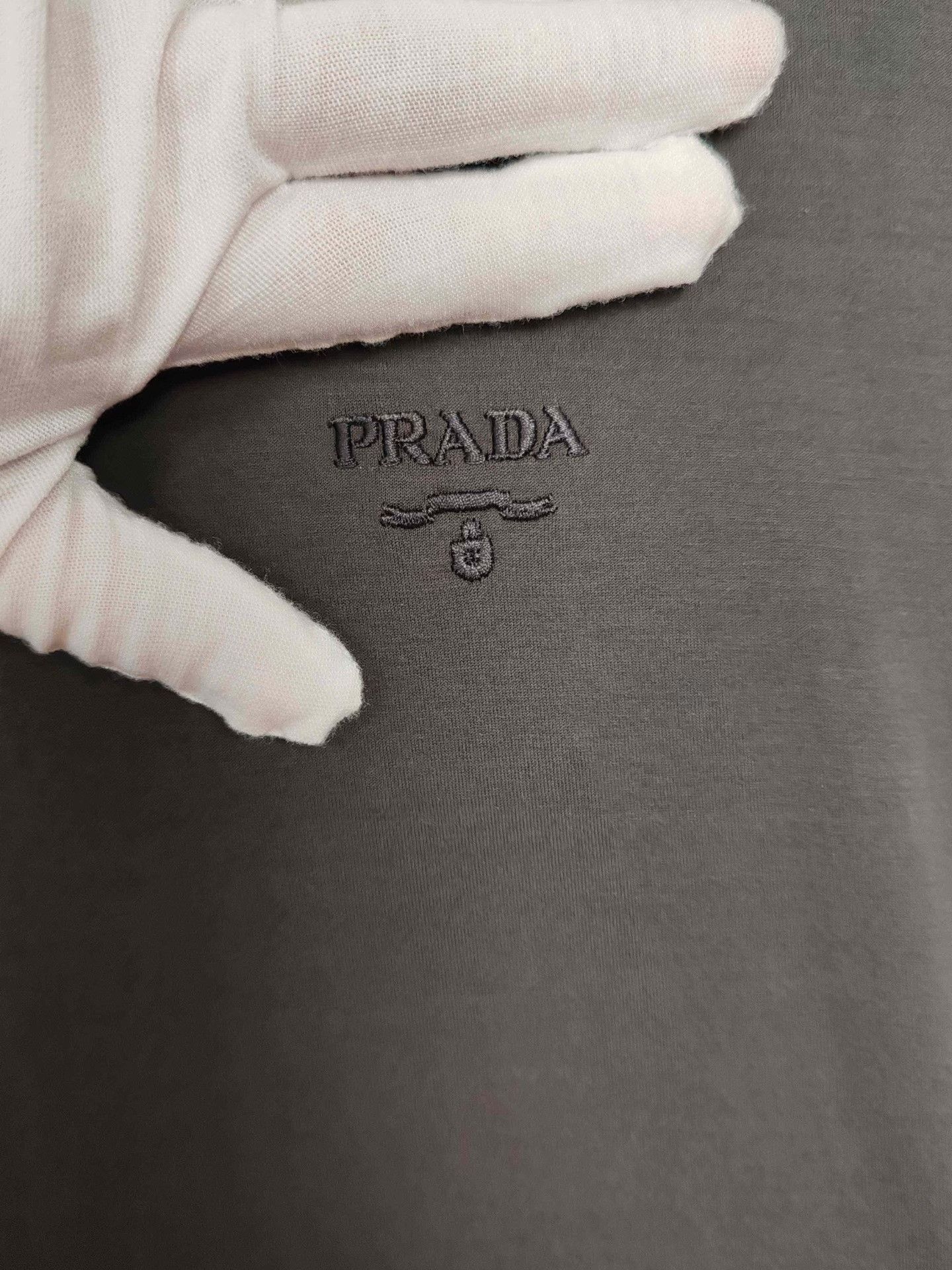 Prada Prada Logo Embroidered T-Shirt Size L Size US L / EU 52-54 / 3 - 5 Thumbnail