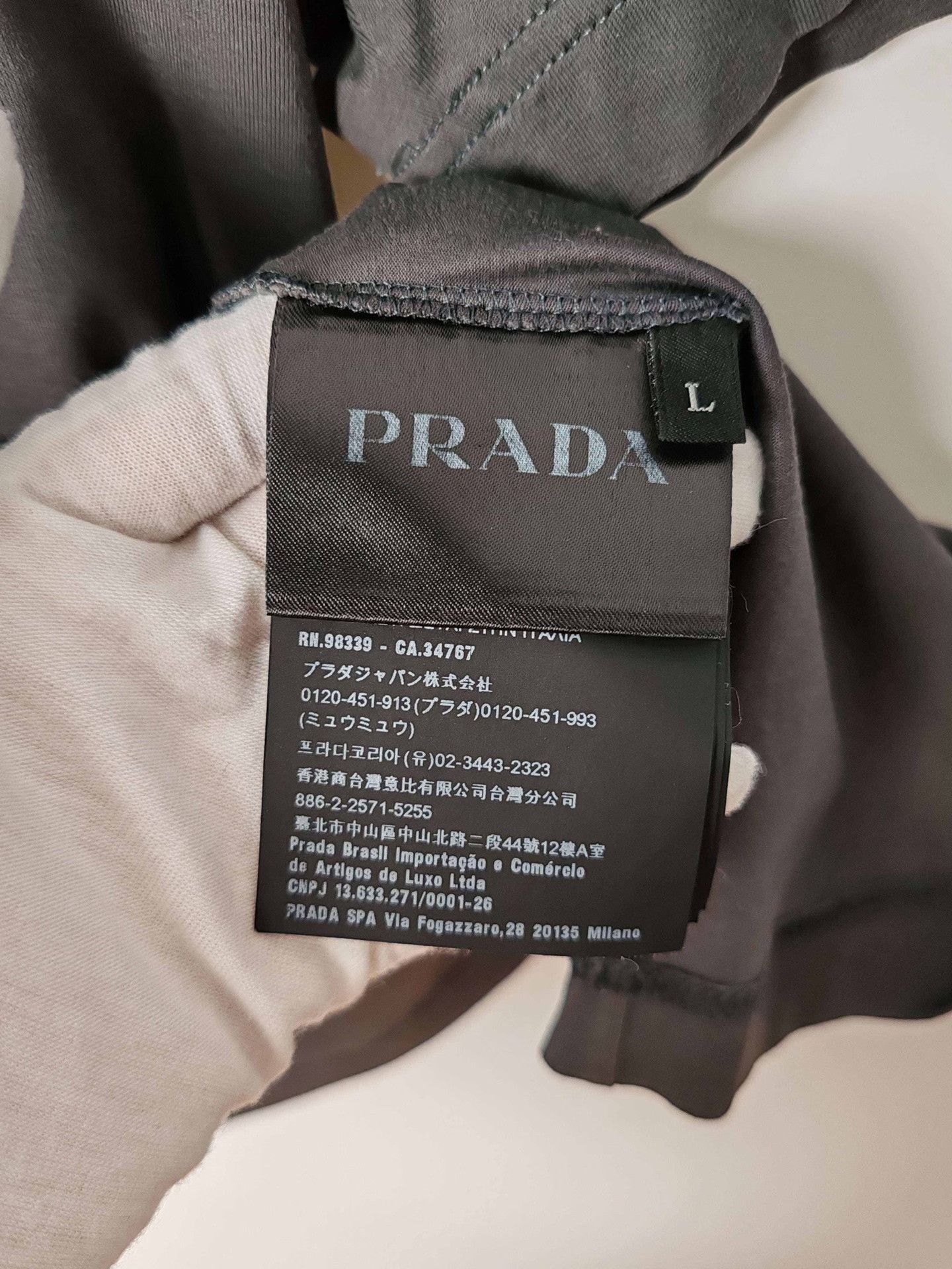 Prada Prada Logo Embroidered T-Shirt Size L Size US L / EU 52-54 / 3 - 6 Thumbnail