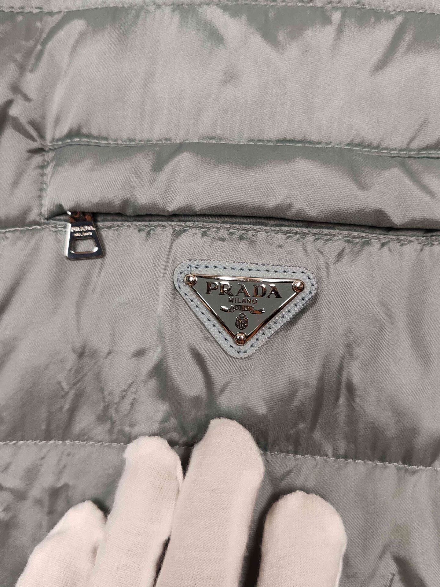 Prada Prada Logo Patch Puffer Vest Gray Size 42 Size M / US 6-8 / IT 42-44 - 5 Thumbnail