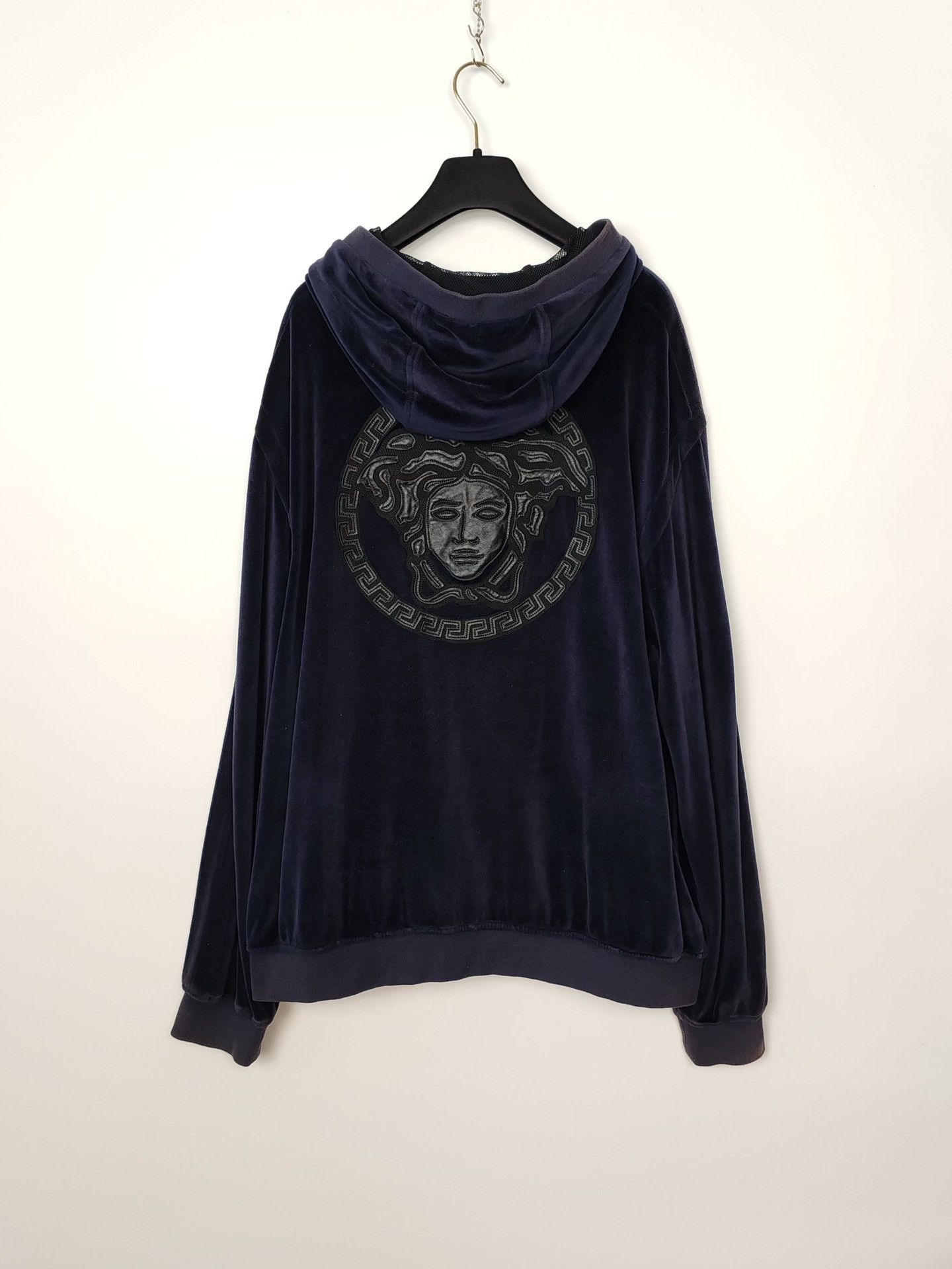 Versace Versace Medusa Velvet Hoodie Size XXL Size US XXL / EU 58 / 5 - 3 Thumbnail