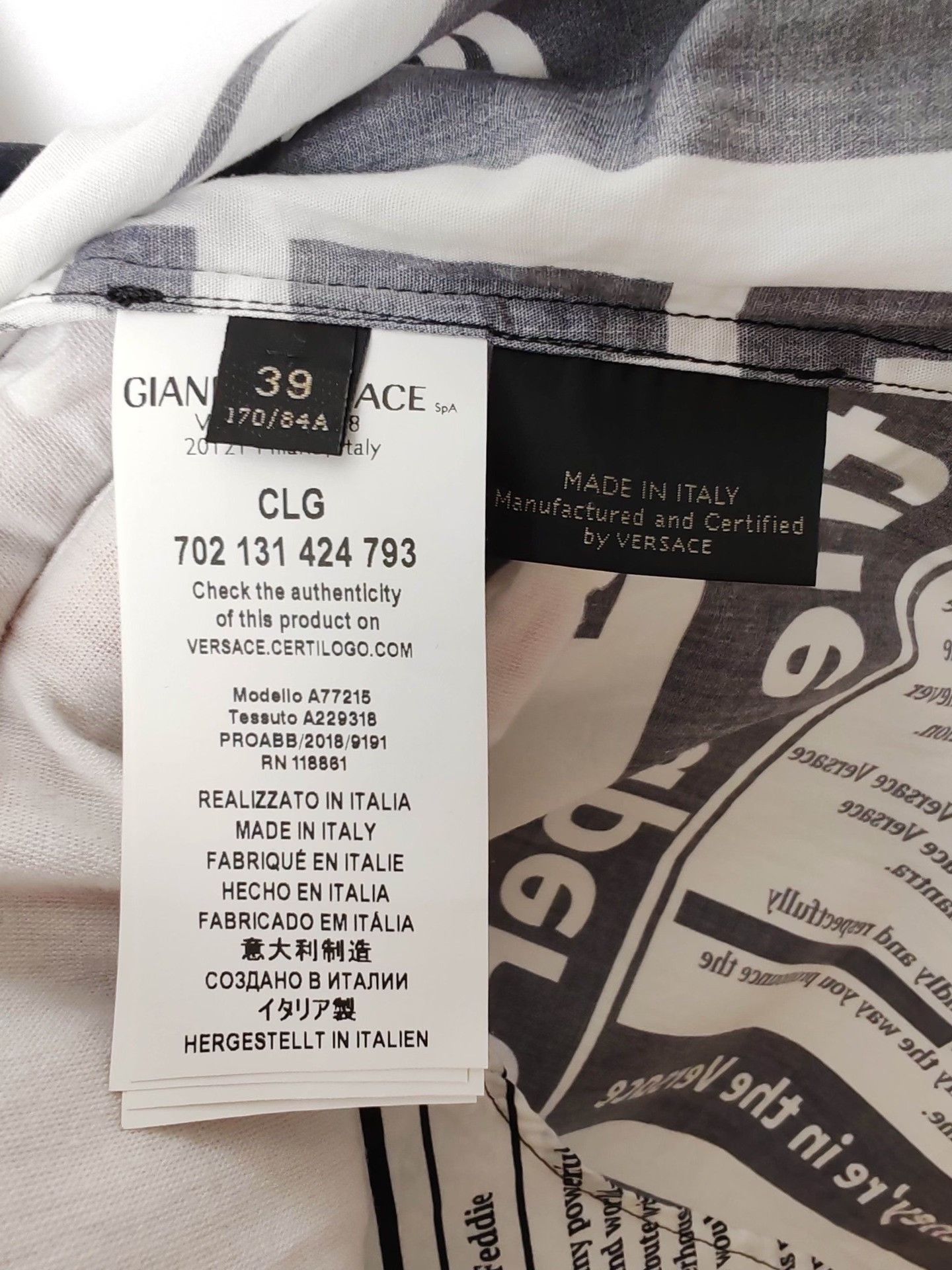 Versace Versace Newspaper Print Button Up Shirt Size M Size US M / EU 48-50 / 2 - 7 Thumbnail