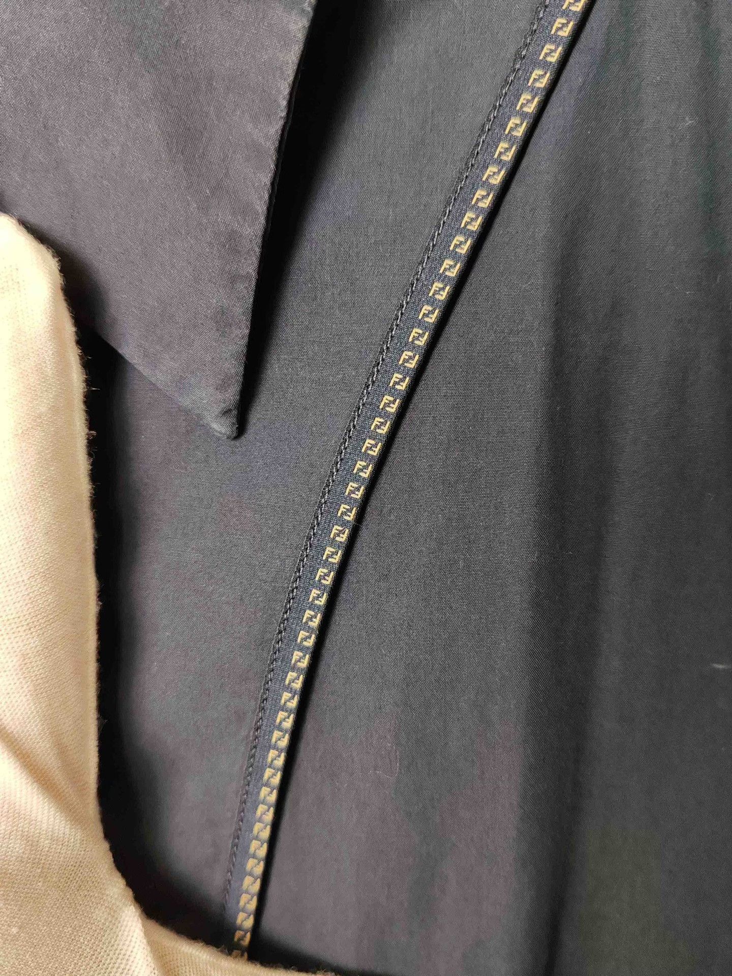 Fendi Fendi Logo Tape Button Up Shirt Size M Size US M / EU 48-50 / 2 - 5 Thumbnail