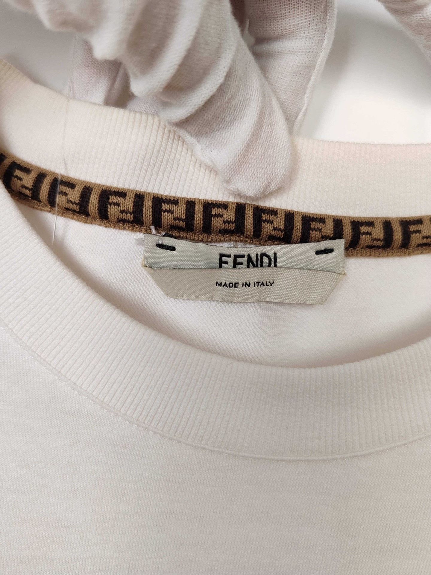 Fendi Fendi Heart Logo Embroidered T-Shirt Size S Size S / US 4 / IT 40 - 4 Thumbnail