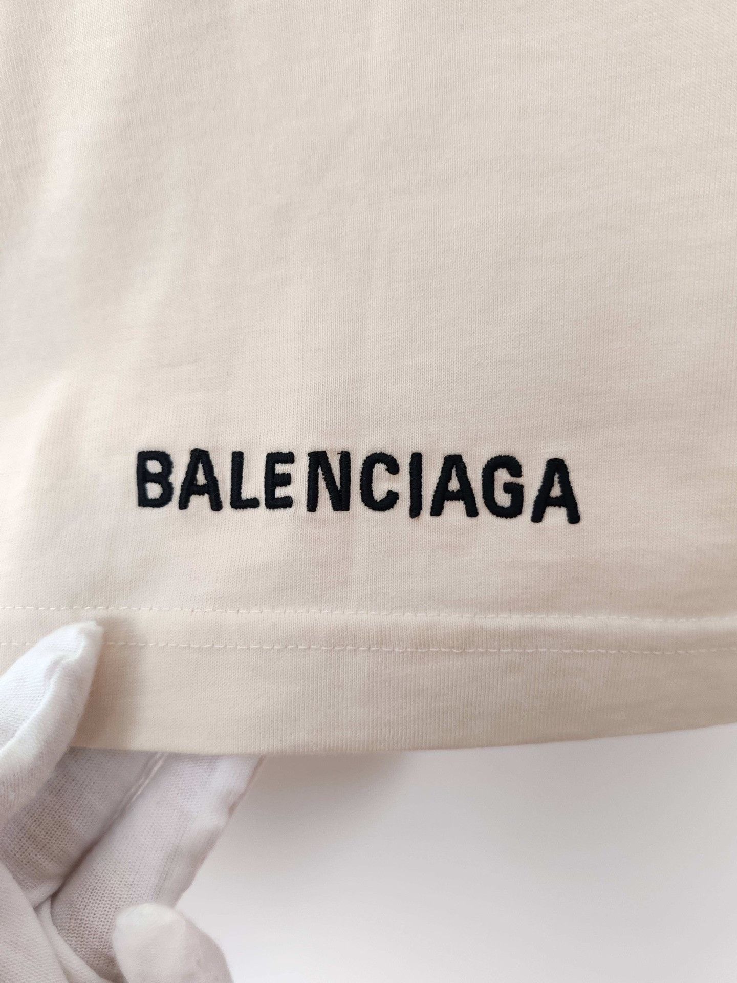 Balenciaga Balenciaga Embroidered Logo T-Shirt Size L Size US S / EU 44-46 / 1 - 5 Thumbnail