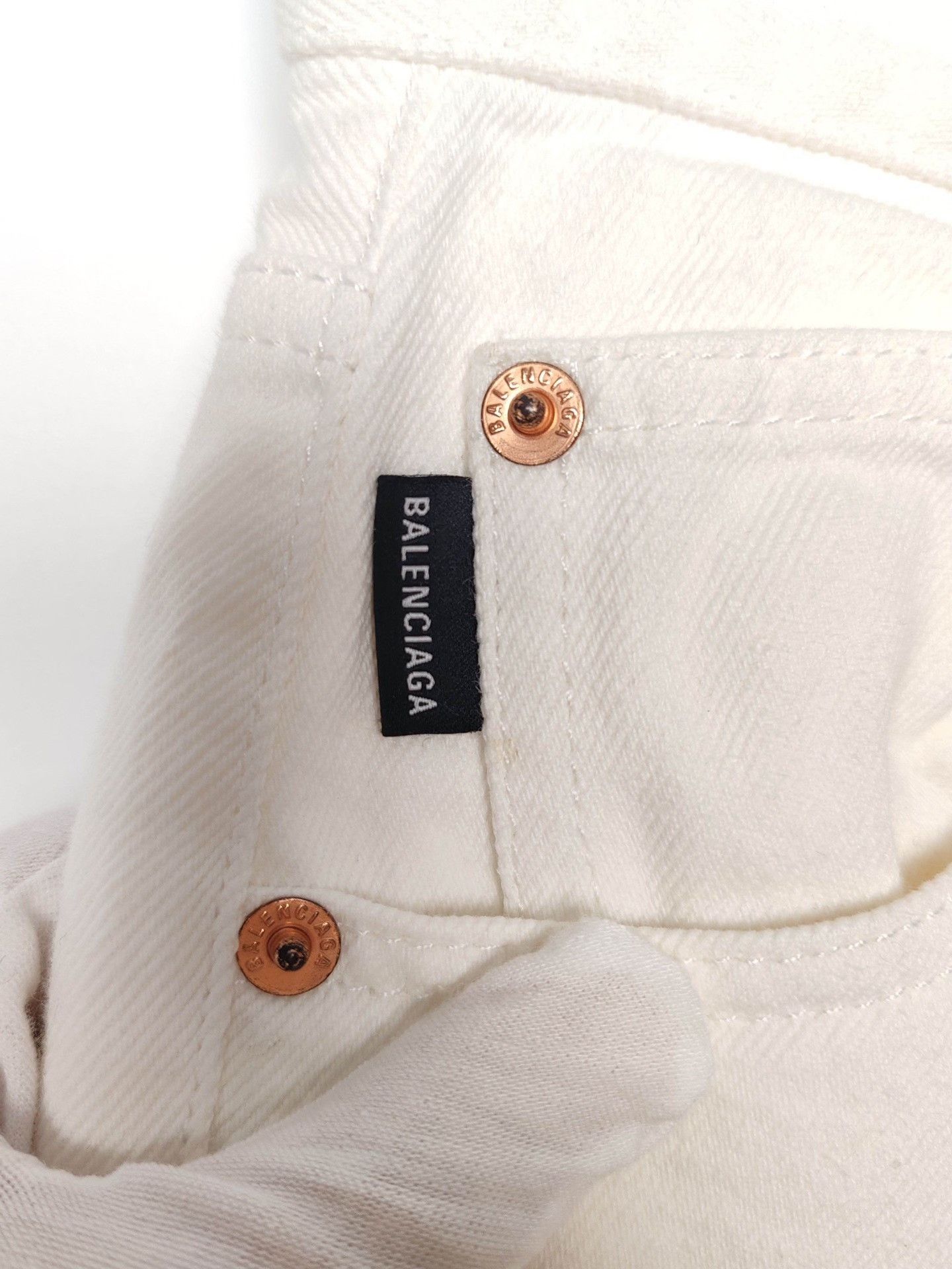 Balenciaga Balenciaga White Button Fly Jeans Size 26 Size 26" / US 2 / IT 38 - 5 Thumbnail