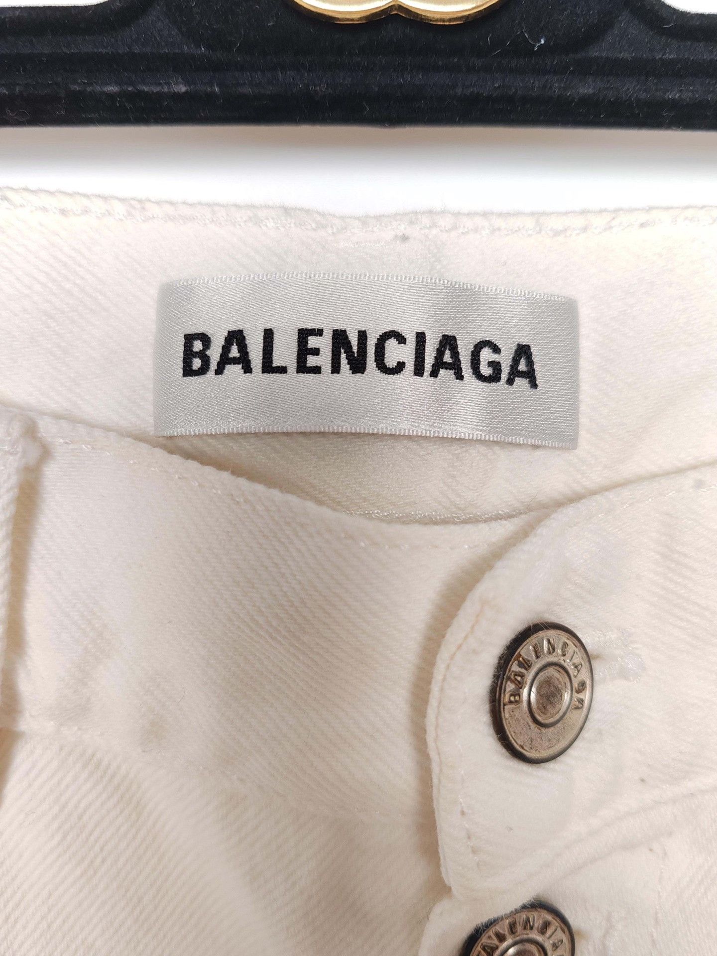 Balenciaga Balenciaga White Button Fly Jeans Size 26 Size 26" / US 2 / IT 38 - 4 Thumbnail