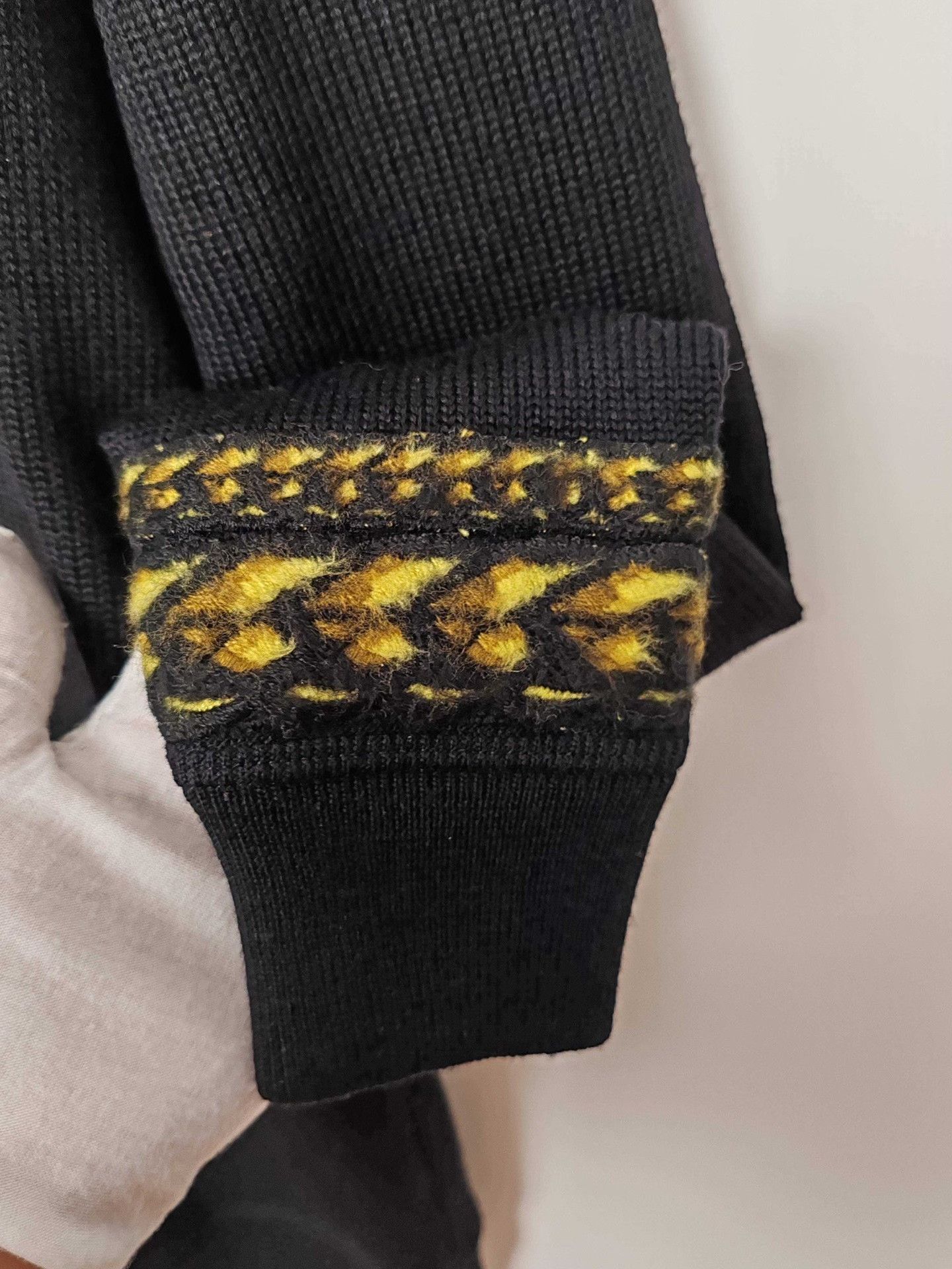 Givenchy Givenchy Wheat Pattern Knit Sweater Size S Size US S / EU 44-46 / 1 - 5 Thumbnail