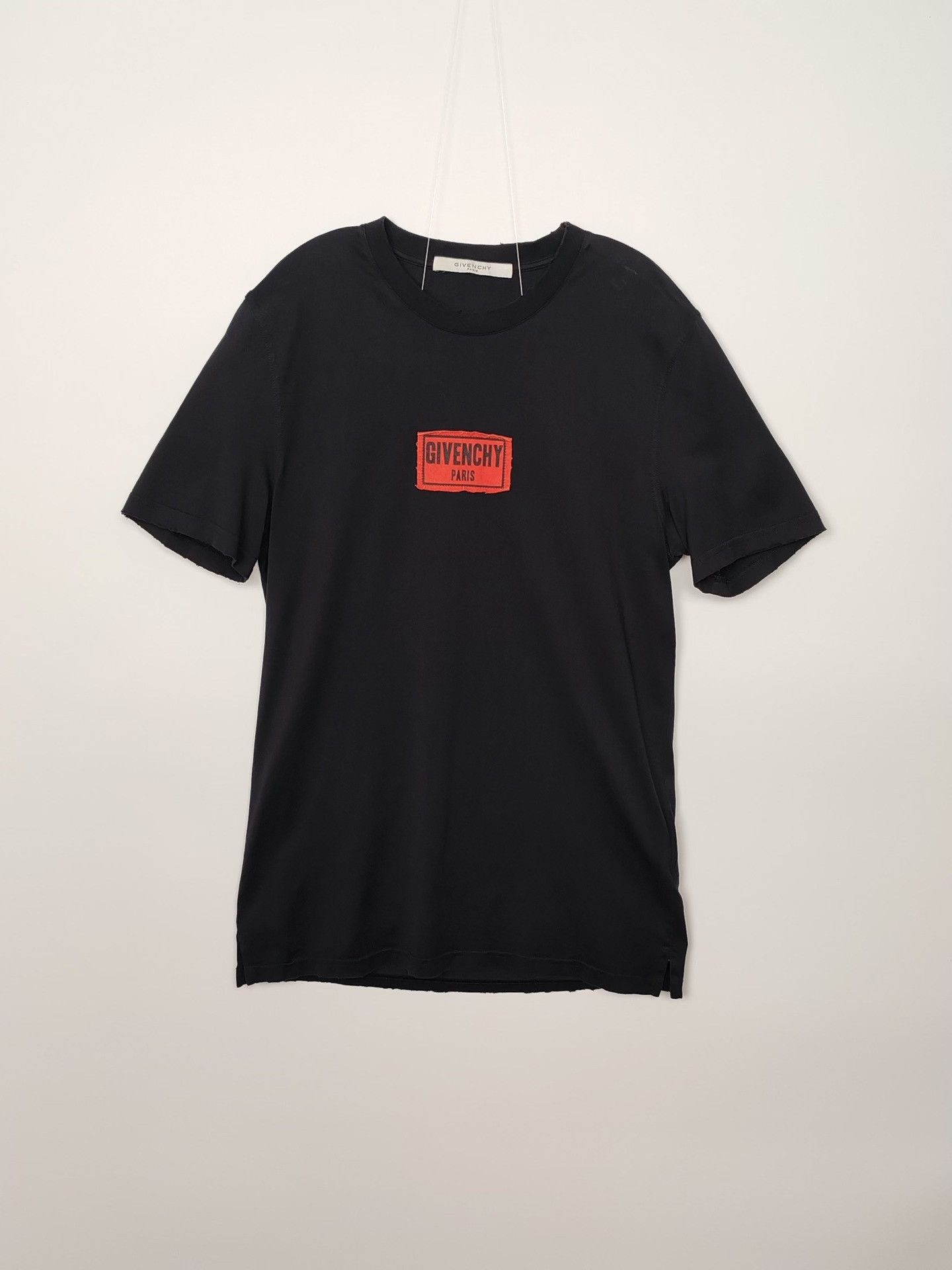 Givenchy Givenchy Red Logo Patch T-Shirt Size S Size US S / EU 44-46 / 1 - 2 Thumbnail