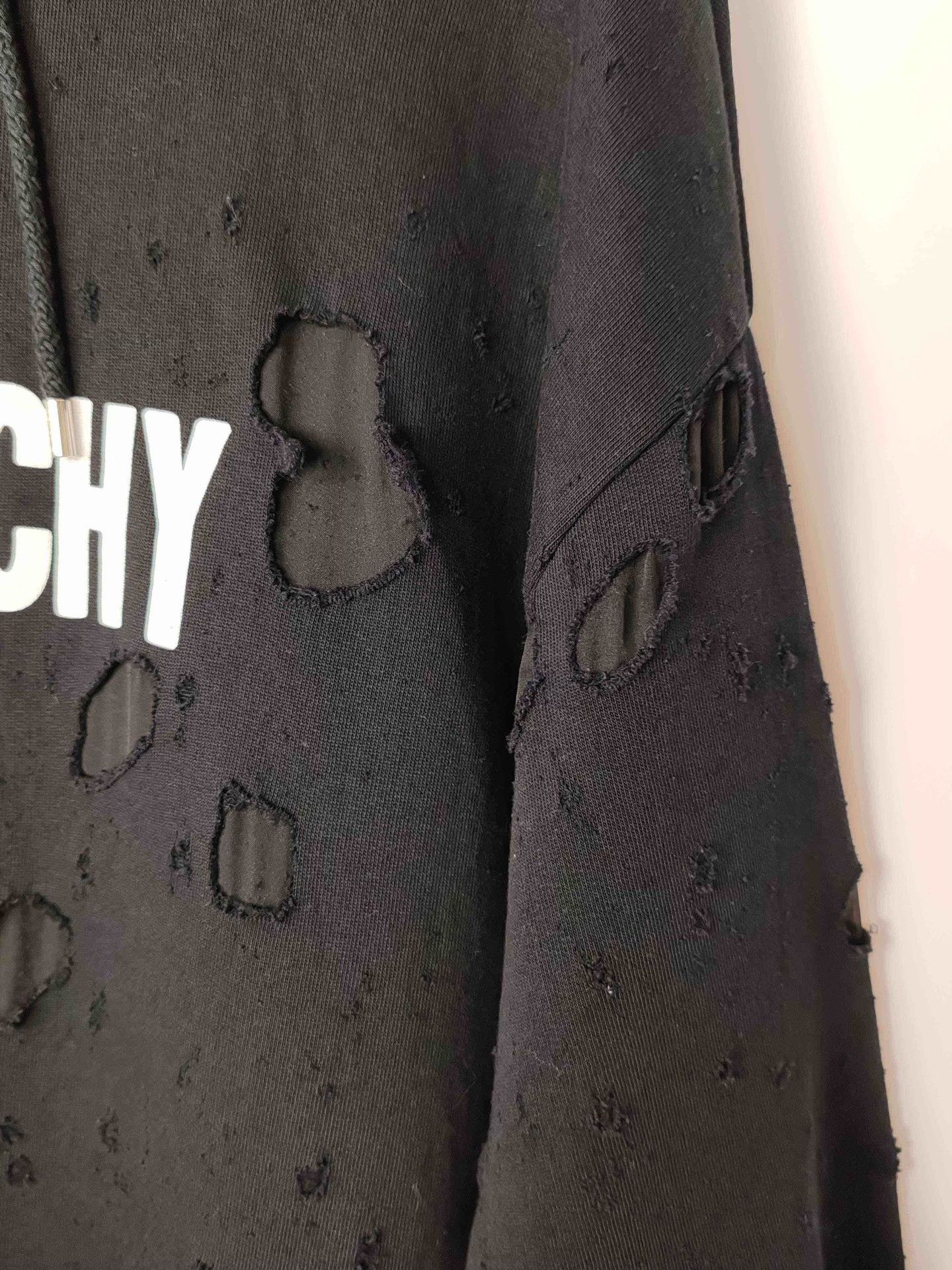 Givenchy Givenchy Distressed Logo Hoodie Size XS Size US XS / EU 42 / 0 - 6 Thumbnail