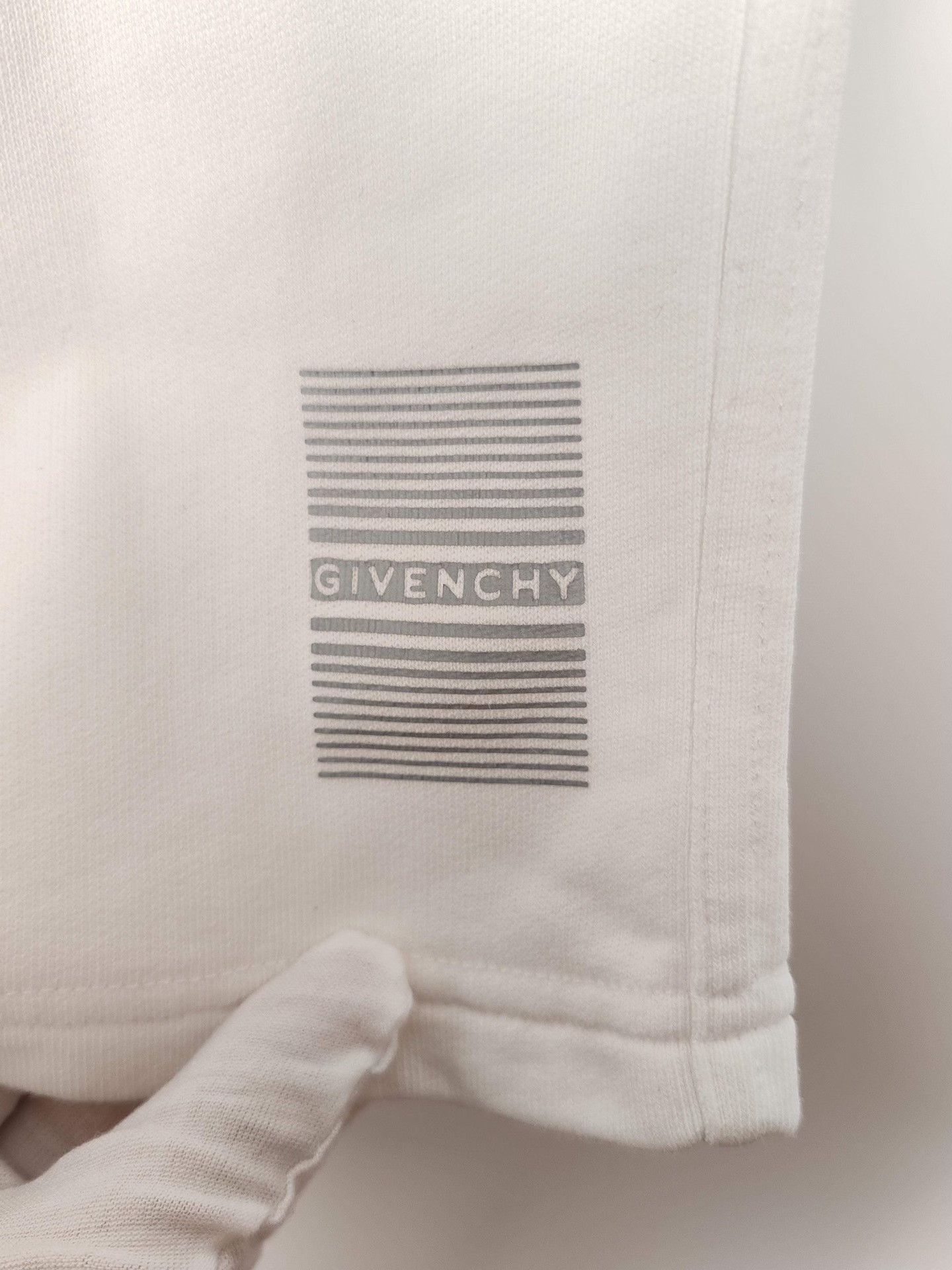 Givenchy Givenchy Logo Drawstring Shorts White Size S Size US 30 / EU 46 - 5 Thumbnail