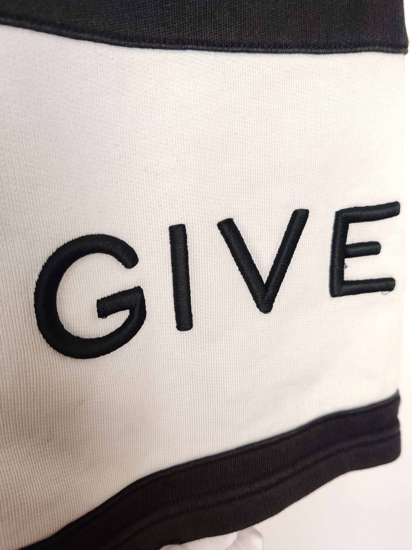 Givenchy Givenchy Logo Embroidered Shorts Size S Size US 30 / EU 46 - 5 Thumbnail