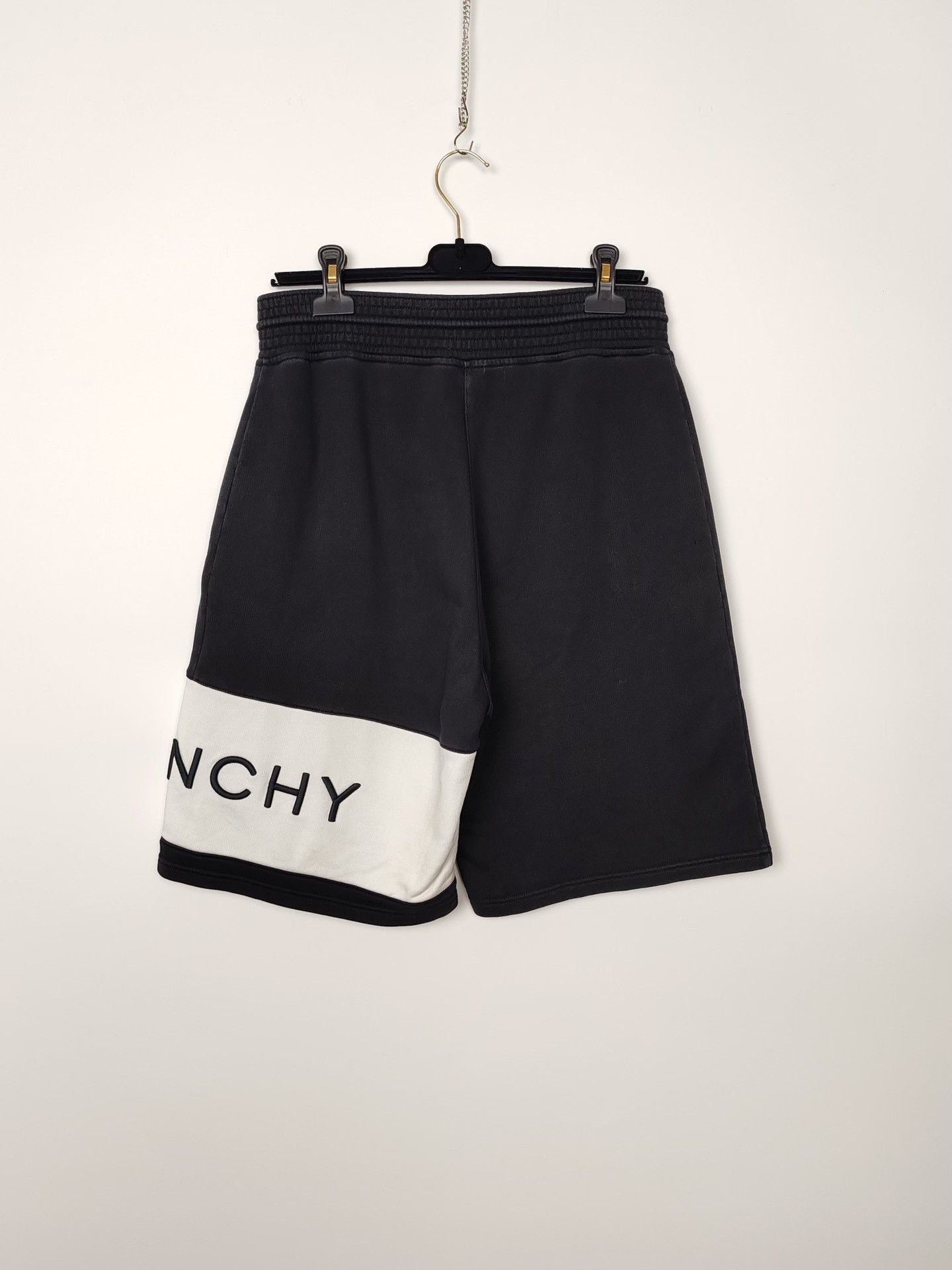 Givenchy Givenchy Logo Embroidered Shorts Size S Size US 30 / EU 46 - 3 Thumbnail