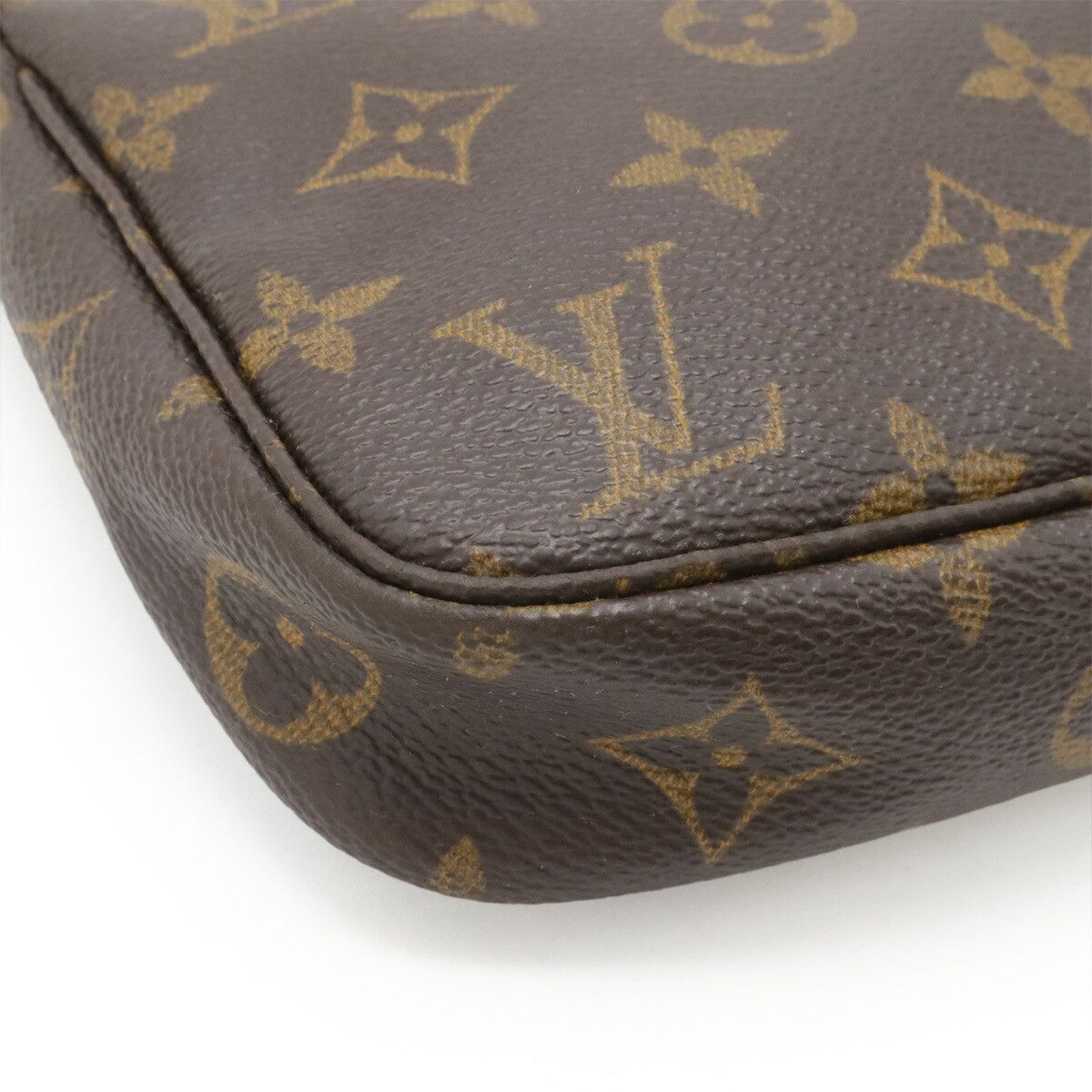 Louis Vuitton Louis Vuitton Louis Vuitton Monogram Pouch Textile Handbag M51980 DUTY FREE for USA Size ONE SIZE - 3 Thumbnail