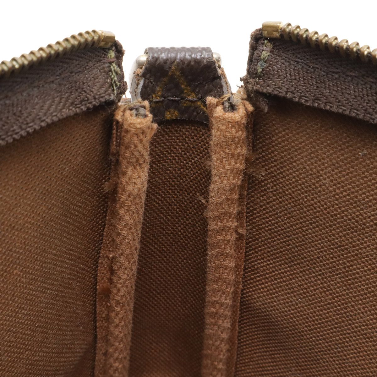 Louis Vuitton Louis Vuitton Louis Vuitton Monogram Pouch Textile Handbag M51980 DUTY FREE for USA Size ONE SIZE - 9 Thumbnail