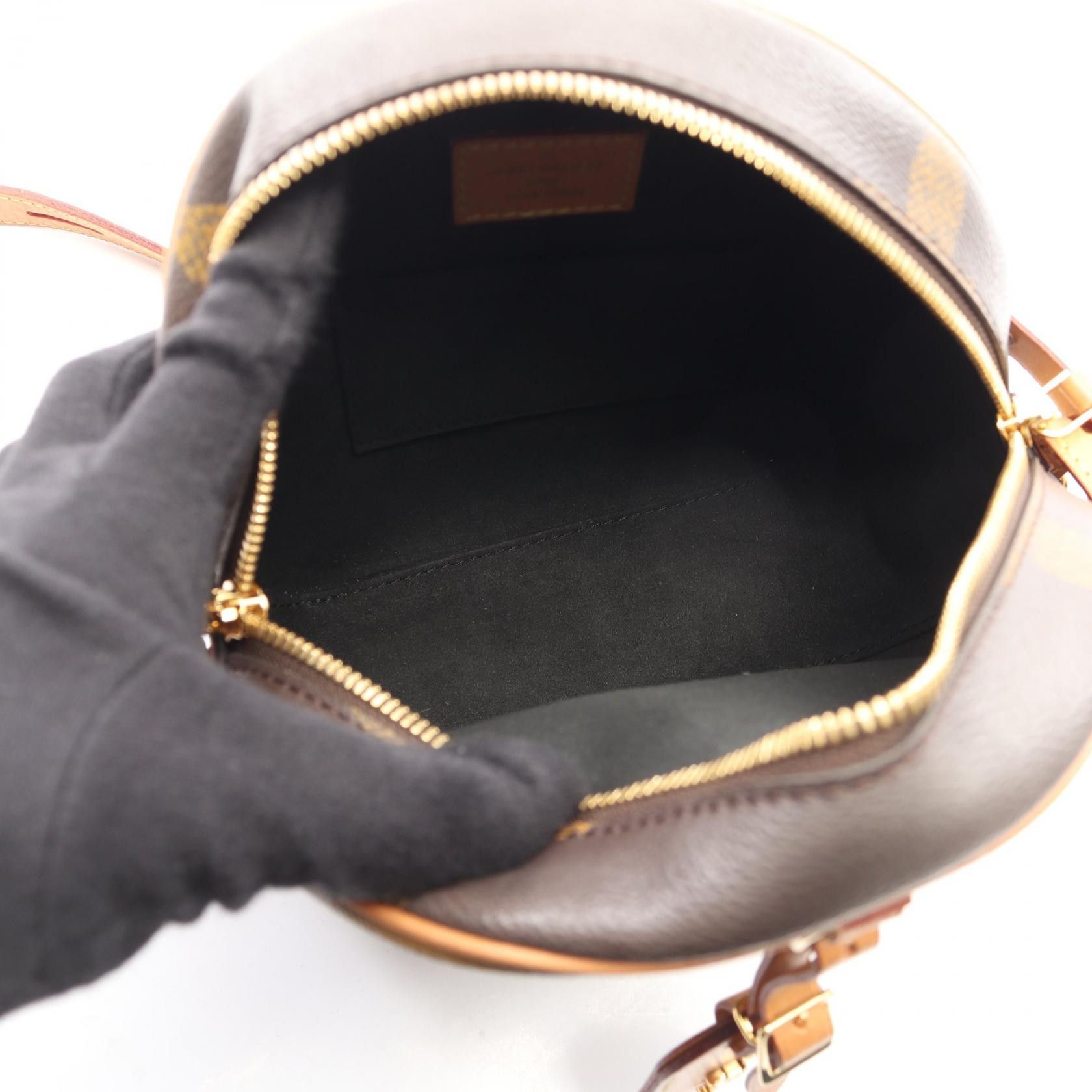 Louis Vuitton Louis Vuitton Louis Vuitton Boite Chapeau Souple Monogram Giant Reverse shoulder bag Textile Shoulder Bag M44604 DUTY FREE for USA Size ONE SIZE - 3 Thumbnail