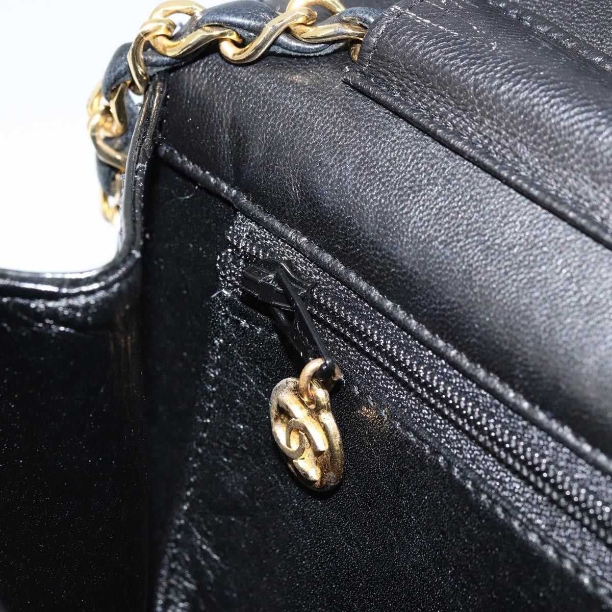 Chanel Chanel Wallet on Chain Quilted Patent Size ONE SIZE - 20 Thumbnail