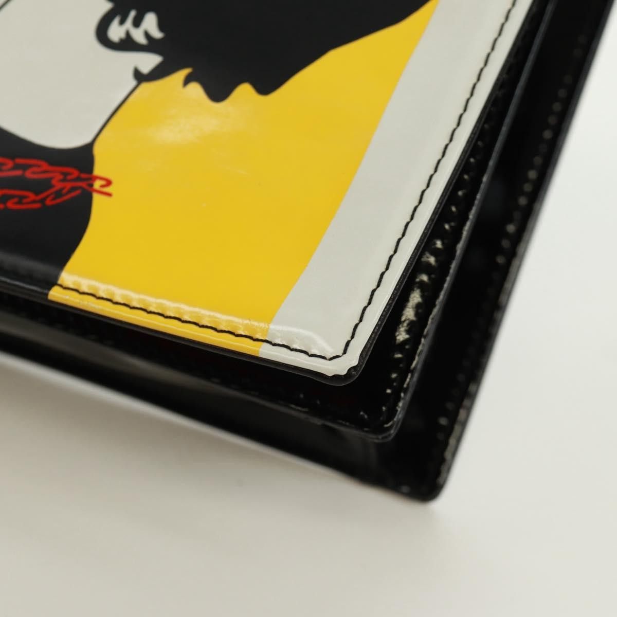 Chanel Chanel Just a Drop of No.5 Comic Coco Clutch Patent Size ONE SIZE - 8 Thumbnail