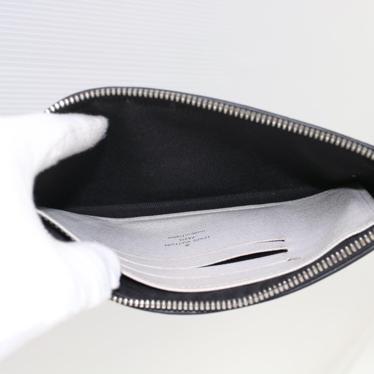 Louis Vuitton Louis Vuitton Discovery Pochette Monogram Taigarama Size ONE SIZE - 5 Thumbnail