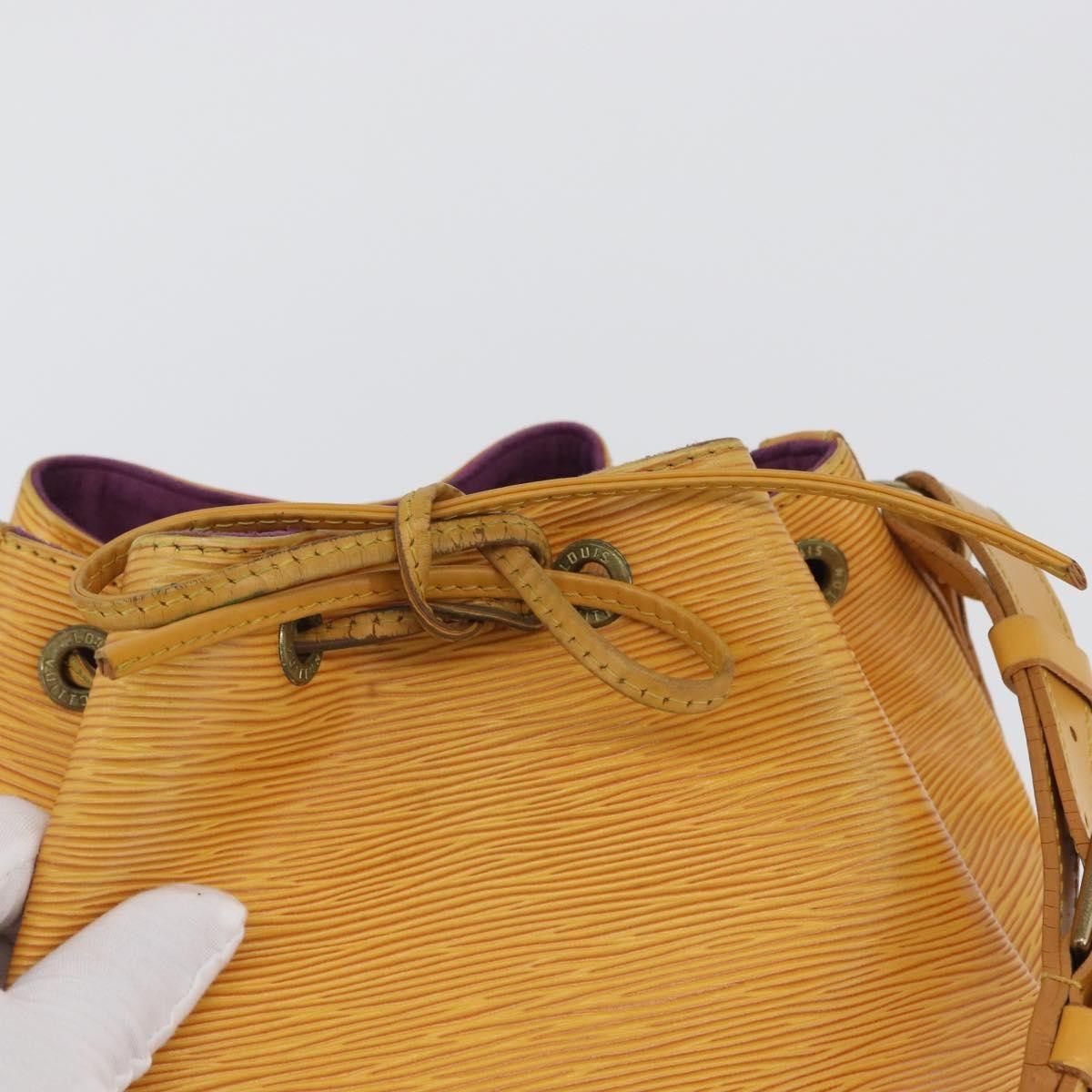 Louis Vuitton Louis Vuitton Petit Noe Epi Leather Size ONE SIZE - 18 Thumbnail