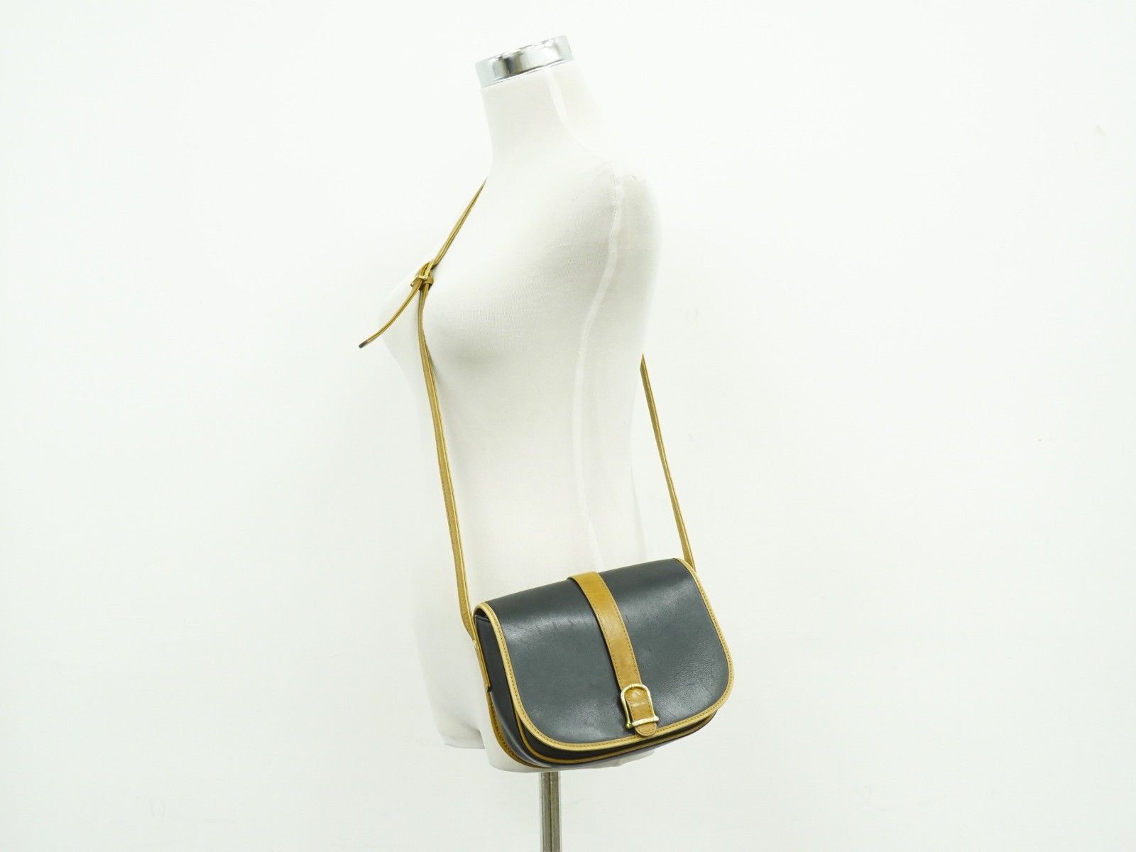 Celine Celine Vintage Shoulder Bag Leather Size ONE SIZE - 10 Thumbnail