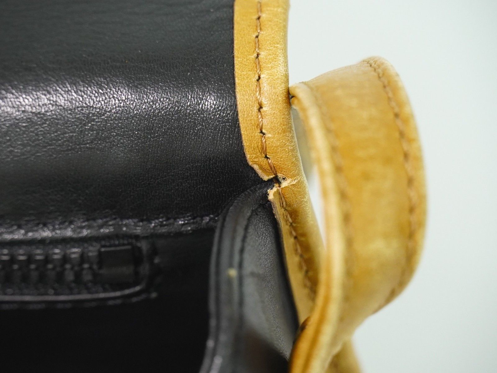 Celine Celine Vintage Shoulder Bag Leather Size ONE SIZE - 14 Thumbnail