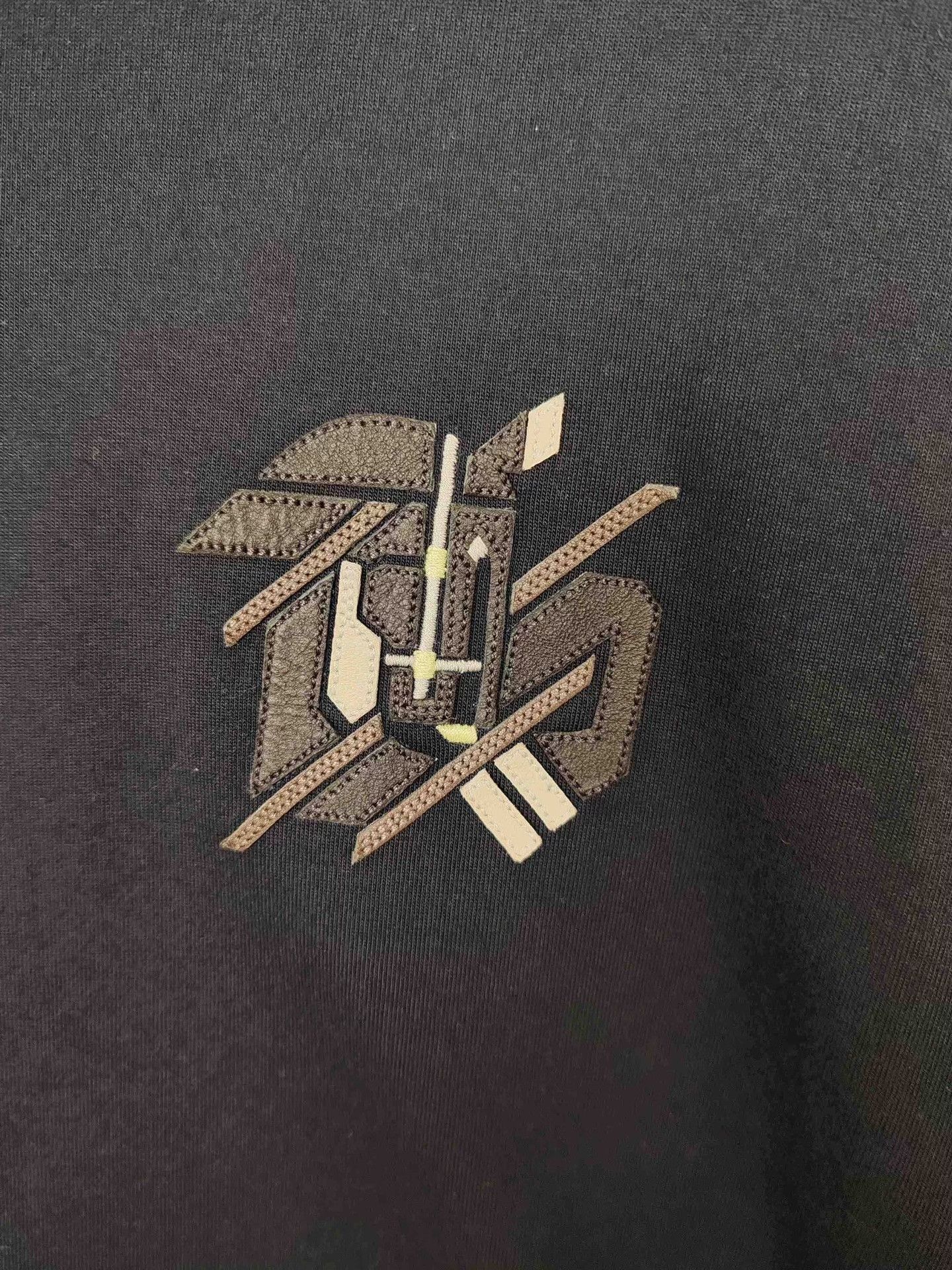 Hermes Hermès Leather Detail T-Shirt Size L Size US L / EU 52-54 / 3 - 5 Thumbnail