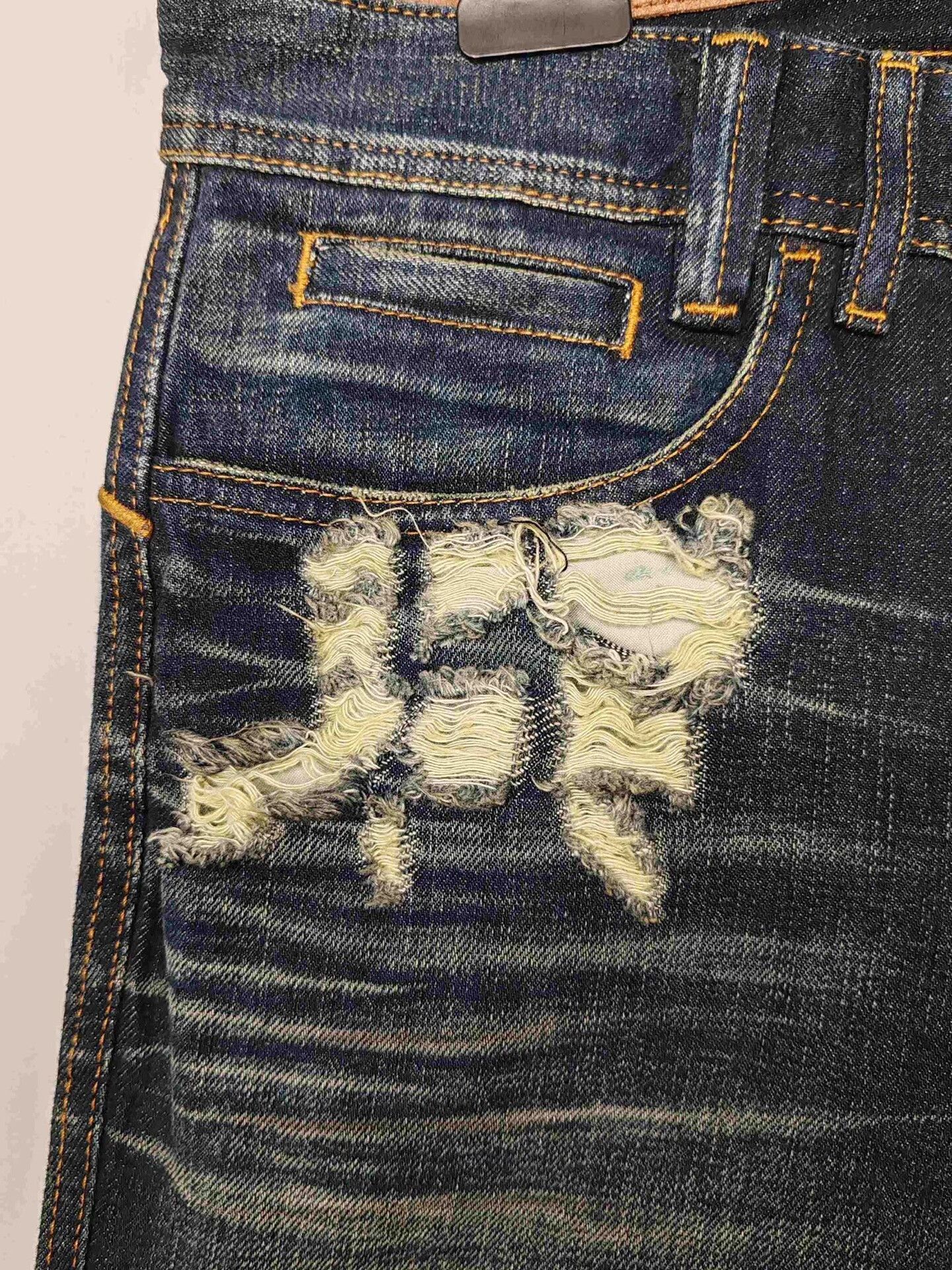 Dolce & Gabbana Dolce & Gabbana Distressed Denim Jeans Size 29 Size US 29 - 6 Thumbnail