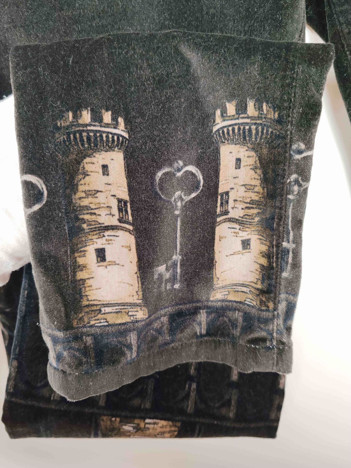 Dolce & Gabbana Dolce & Gabbana Castle Key Print Velvet Pants Size 28 Size US 28 / EU 44 - 6 Thumbnail