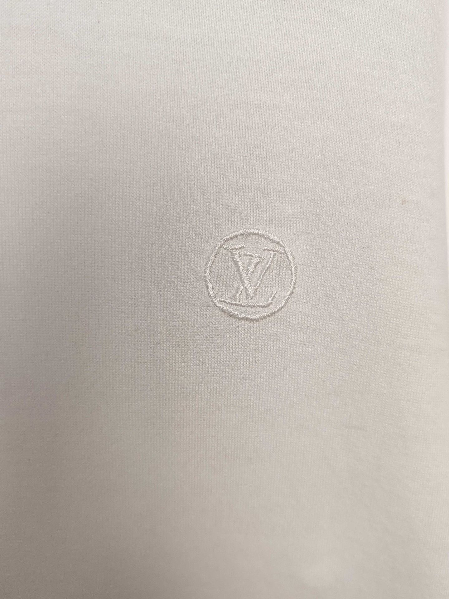 Louis Vuitton Louis Vuitton Embroidered Logo T-Shirt Size S Size S / US 4 / IT 40 - 5 Thumbnail